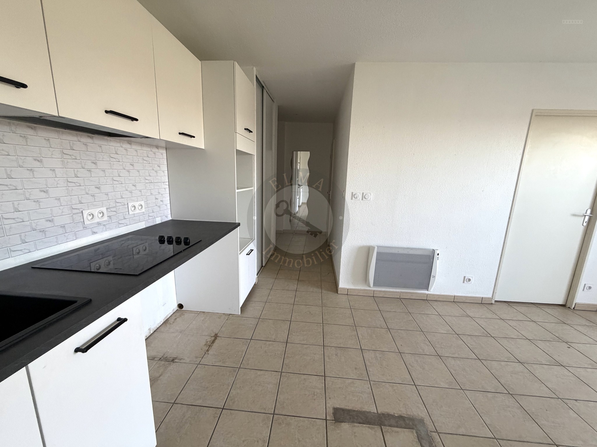 APPARTEMENT T2 DANS UN ENVIRONNEMENT CALME — photo 3