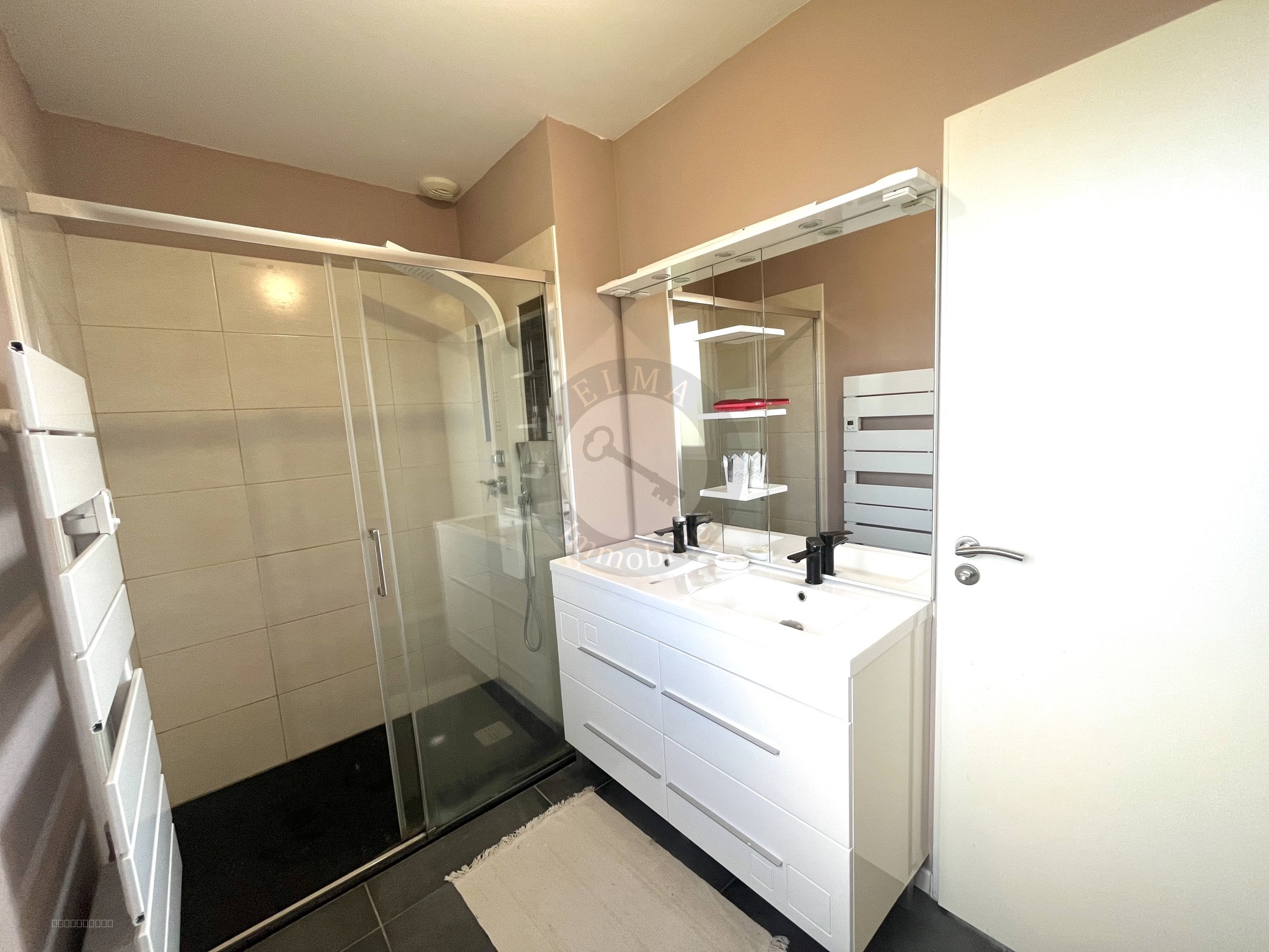 MAISON DANS UN QUARTIER CALME — photo 6