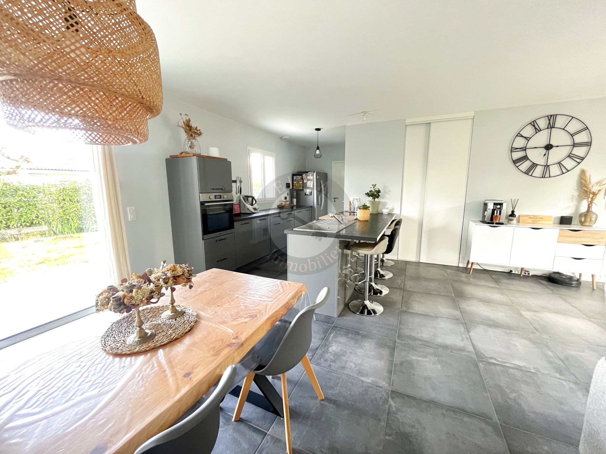 MAISON DANS UN QUARTIER CALME — photo 2