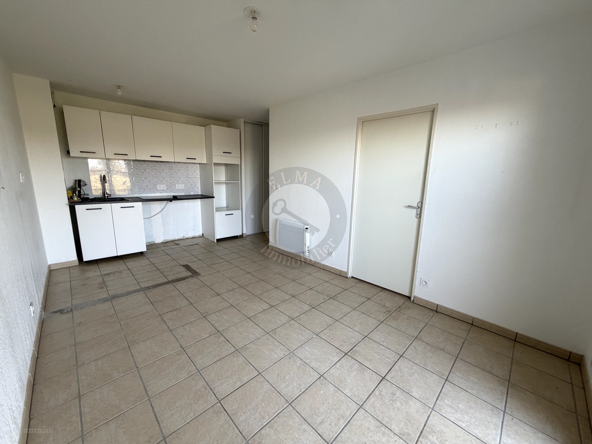 APPARTEMENT T2 DANS UN ENVIRONNEMENT CALME — photo 4