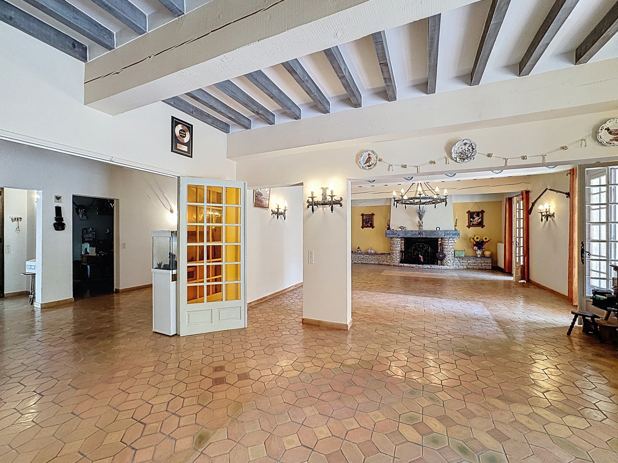 Luberon ? Grande Villa typique des années 70, sur — photo 16