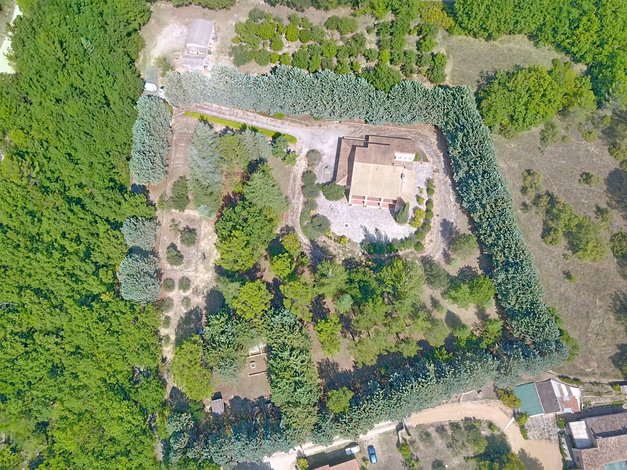 Luberon ? Grande Villa typique des années 70, sur — photo 4