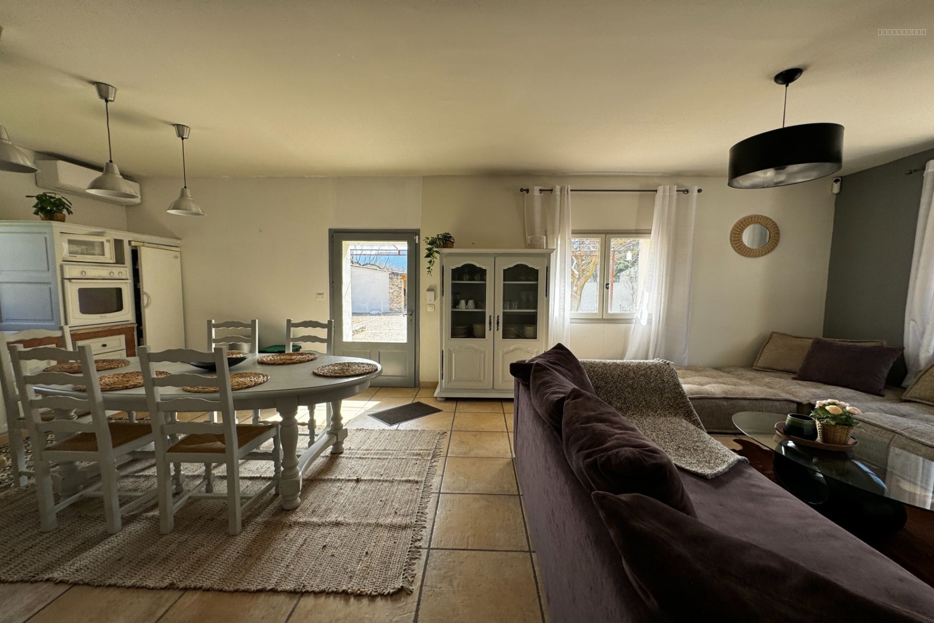 Luberon - Charmante maison en pierre / 4 chambres avec dépendances — photo 15