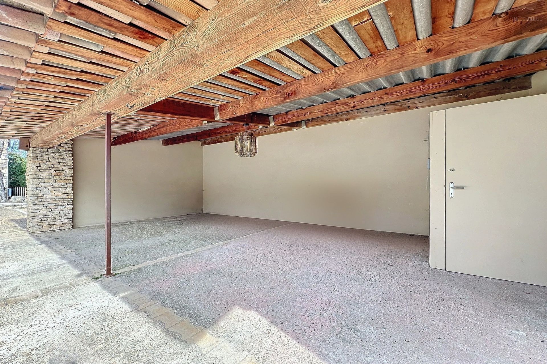 Luberon - Charmante maison en pierre / 4 chambres avec dépendances — photo 9