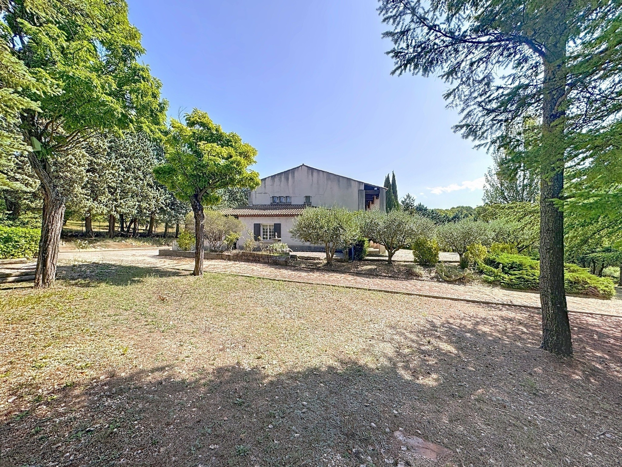 Luberon ? Grande Villa typique des années 70, sur — photo 7