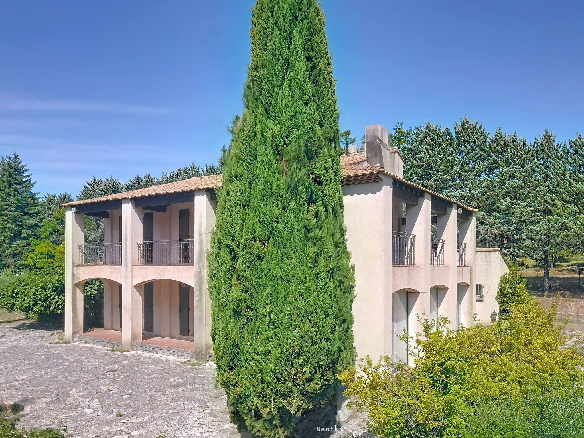 Luberon ? Grande Villa typique des années 70, sur — photo 2