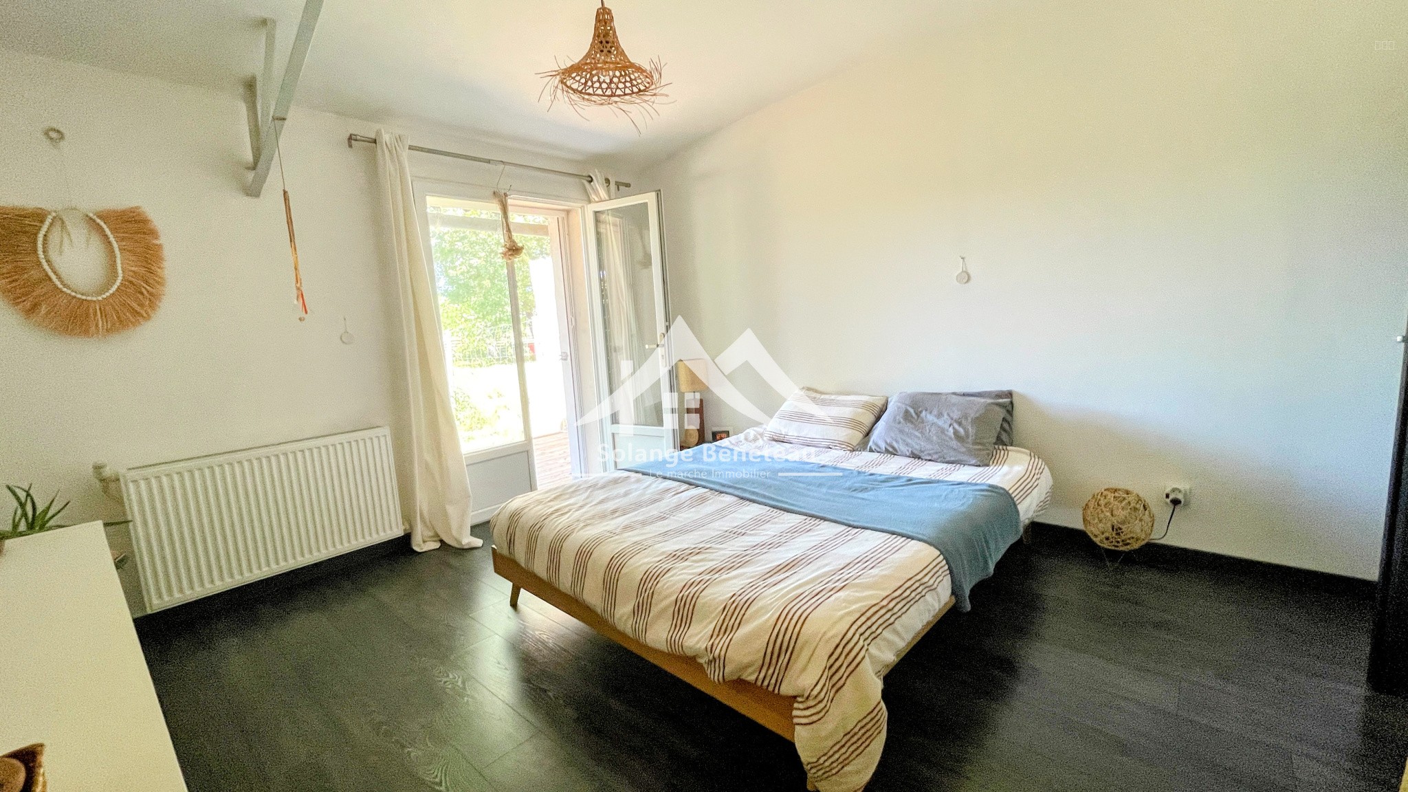 Maison de caractère rénovée   260 m2 • 5 ch. dont suite • séjour/cuisine 70 m2+ • parc clos 6 900 m2 — photo 11
