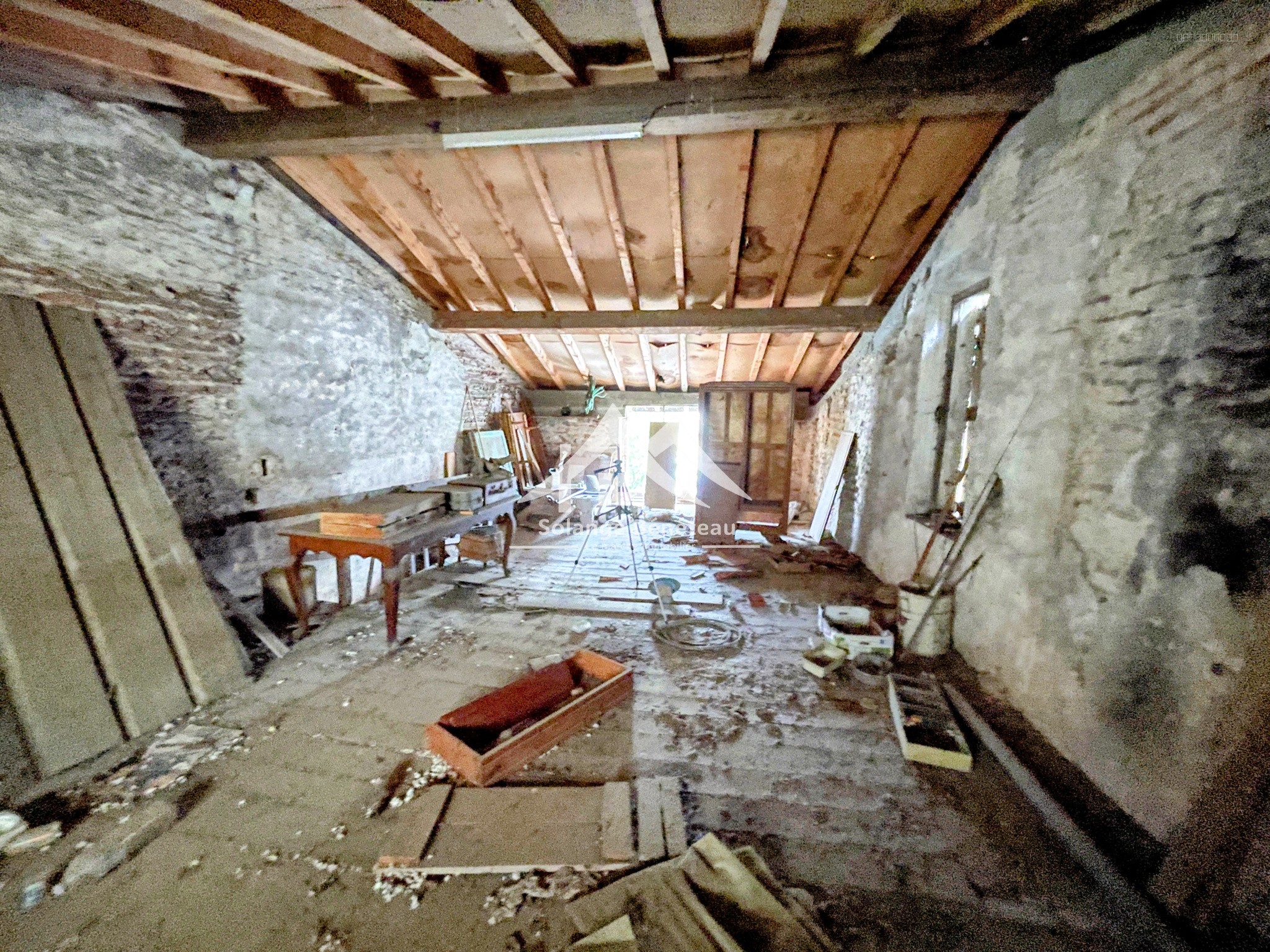 Ancien Bâtiment en pierre à restaurer de 90m2. — photo 3