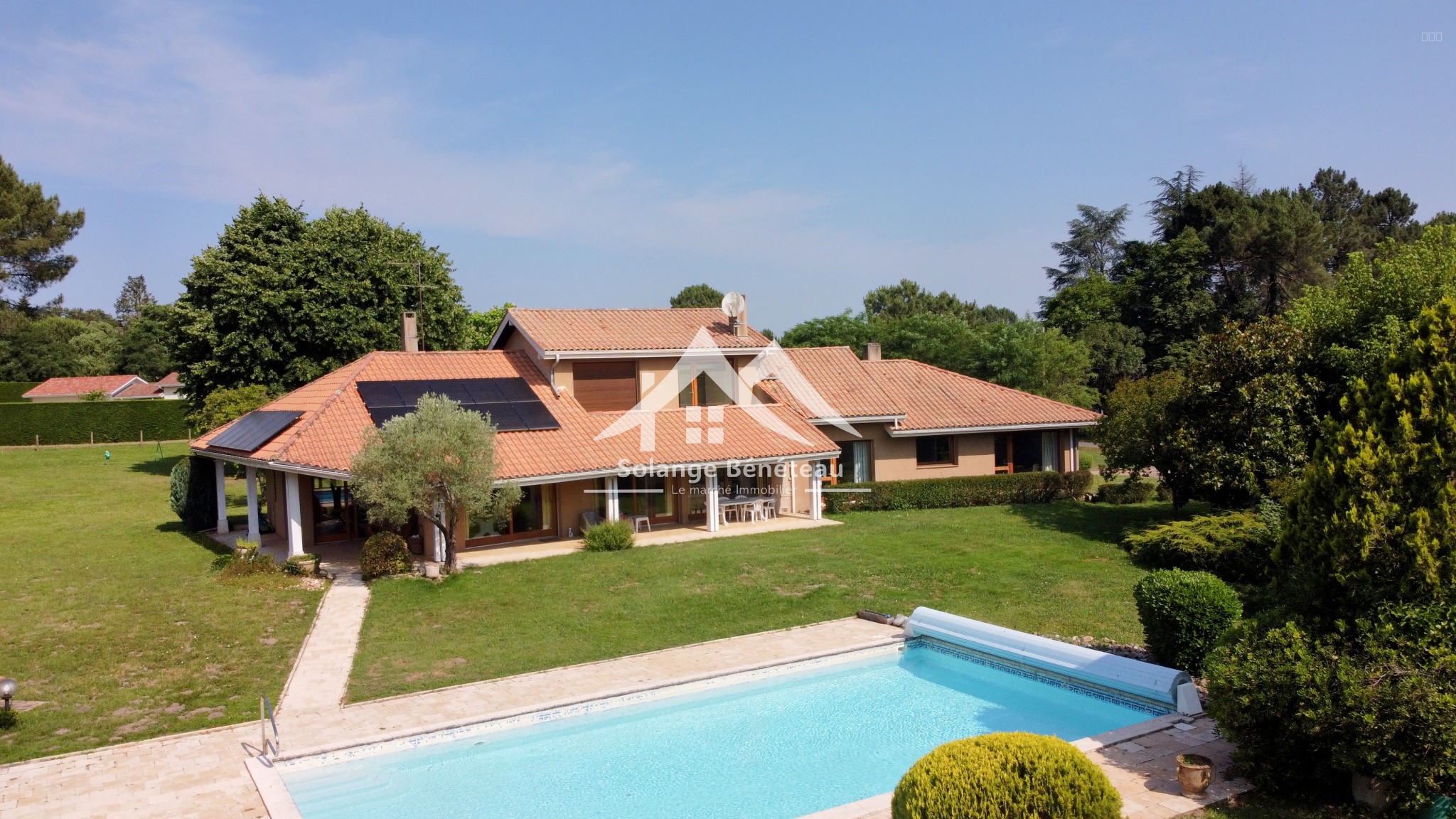 Splendide villa d'architecte de 264m2 proche du centre de Casteljaloux — photo 13