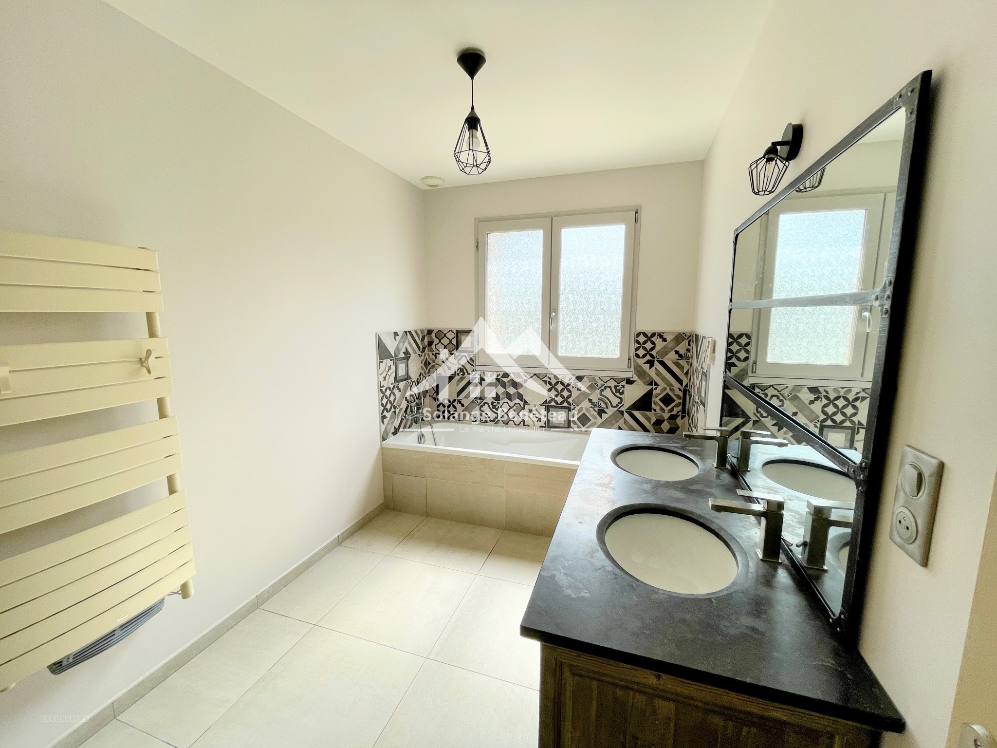 Maison traditionnelle de 157m2 de plain-pied au cœur de Houeilles. — photo 10