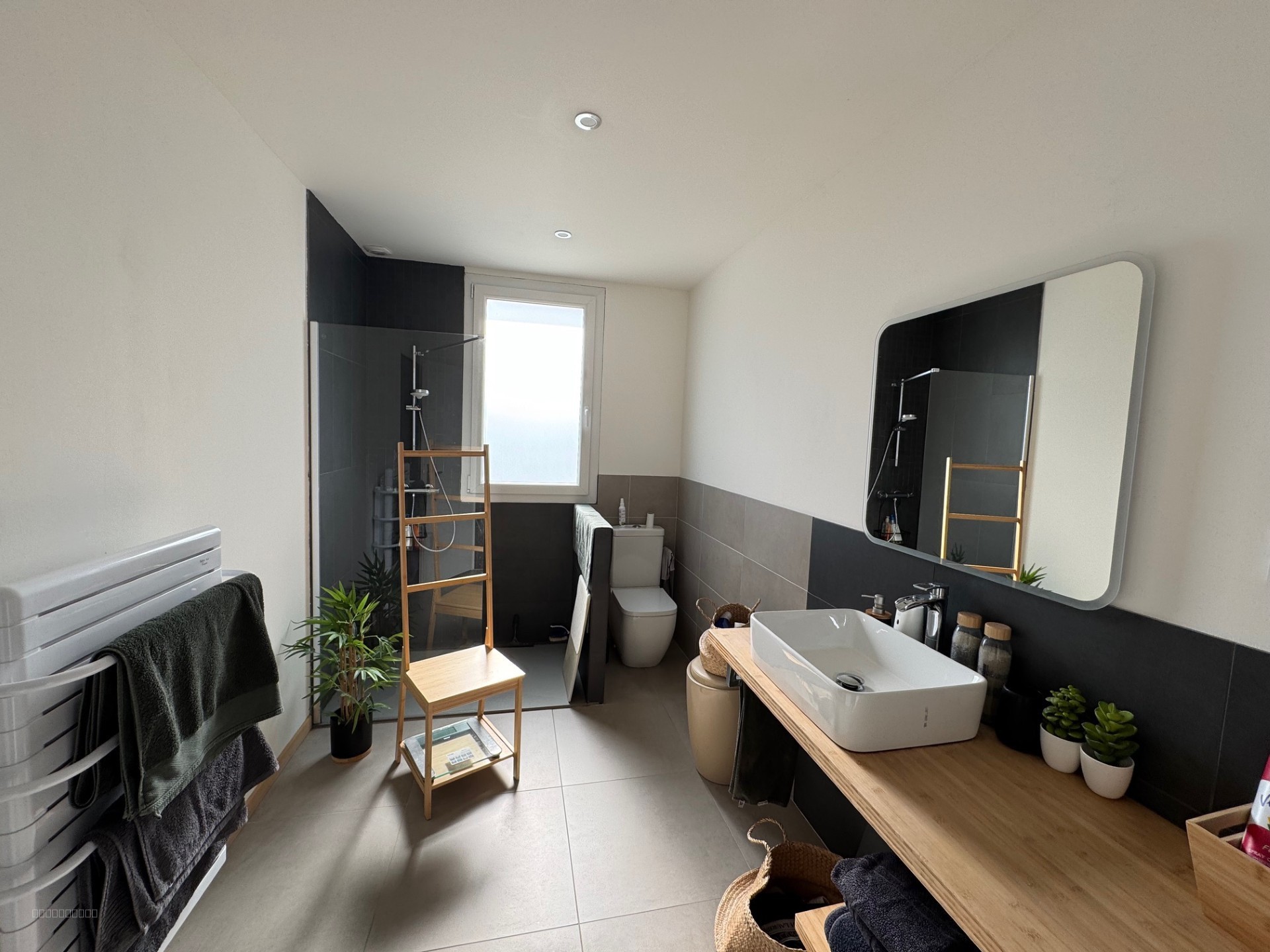 A Vif, spécial investisseur appartement de 178m2 et un bâtiment de  551m2 — photo 8