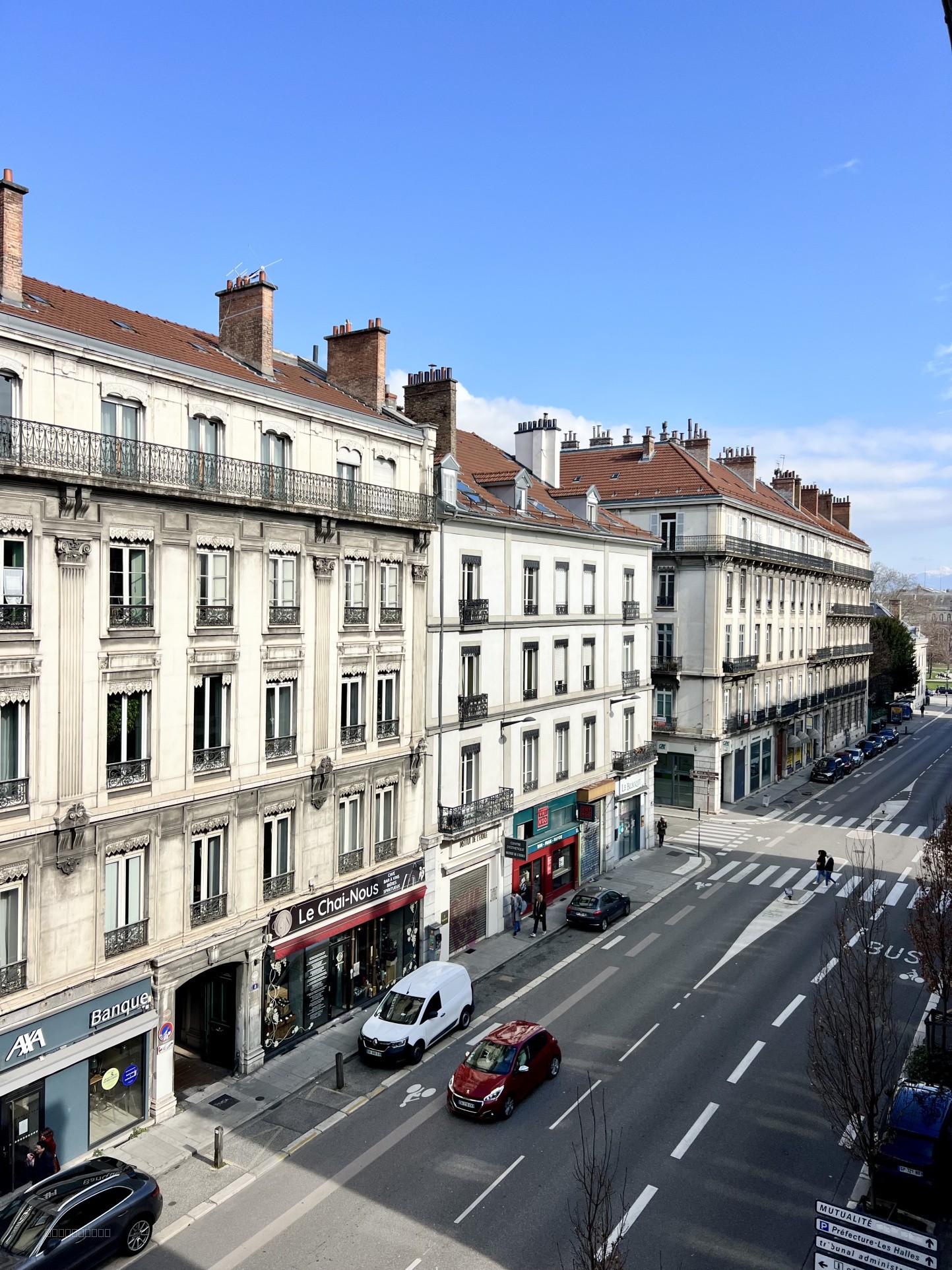 À vendre - Dernier étage rue Lesdiguières à Grenoble — photo 2