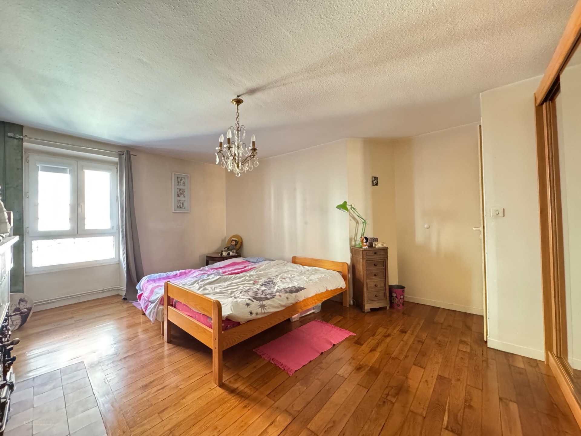 ideal investiseur de 5 Pieces au centre de Voiron de 150m2 divisible en deux logement — photo 14