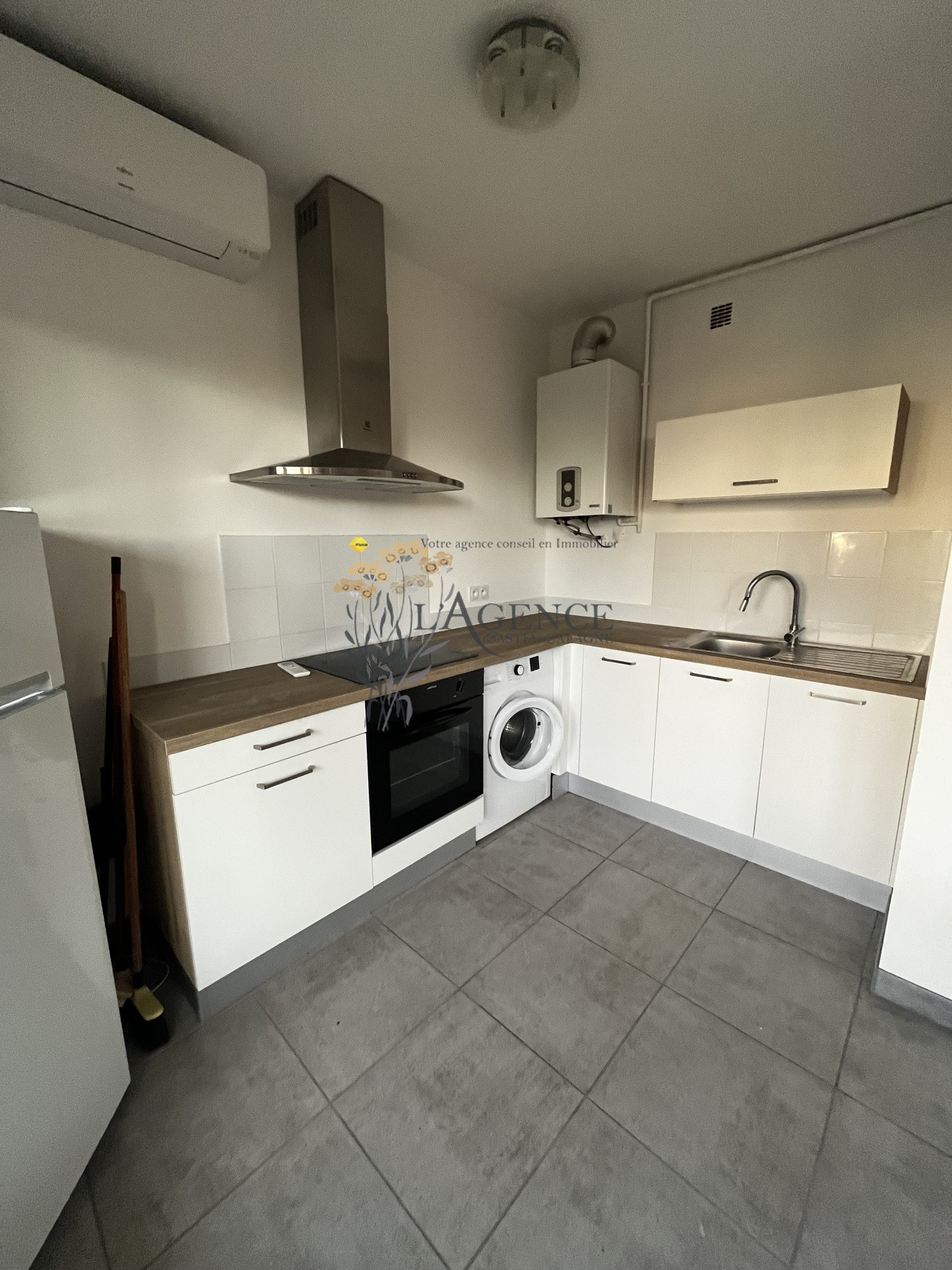 GRAND STUDIO MEUBLE PROCHE HOPITAL DE BASTIA — photo 3