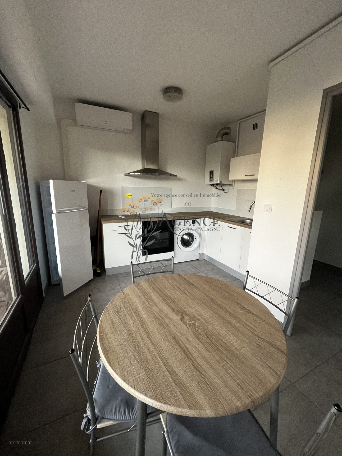 GRAND STUDIO MEUBLE PROCHE HOPITAL DE BASTIA — photo 4
