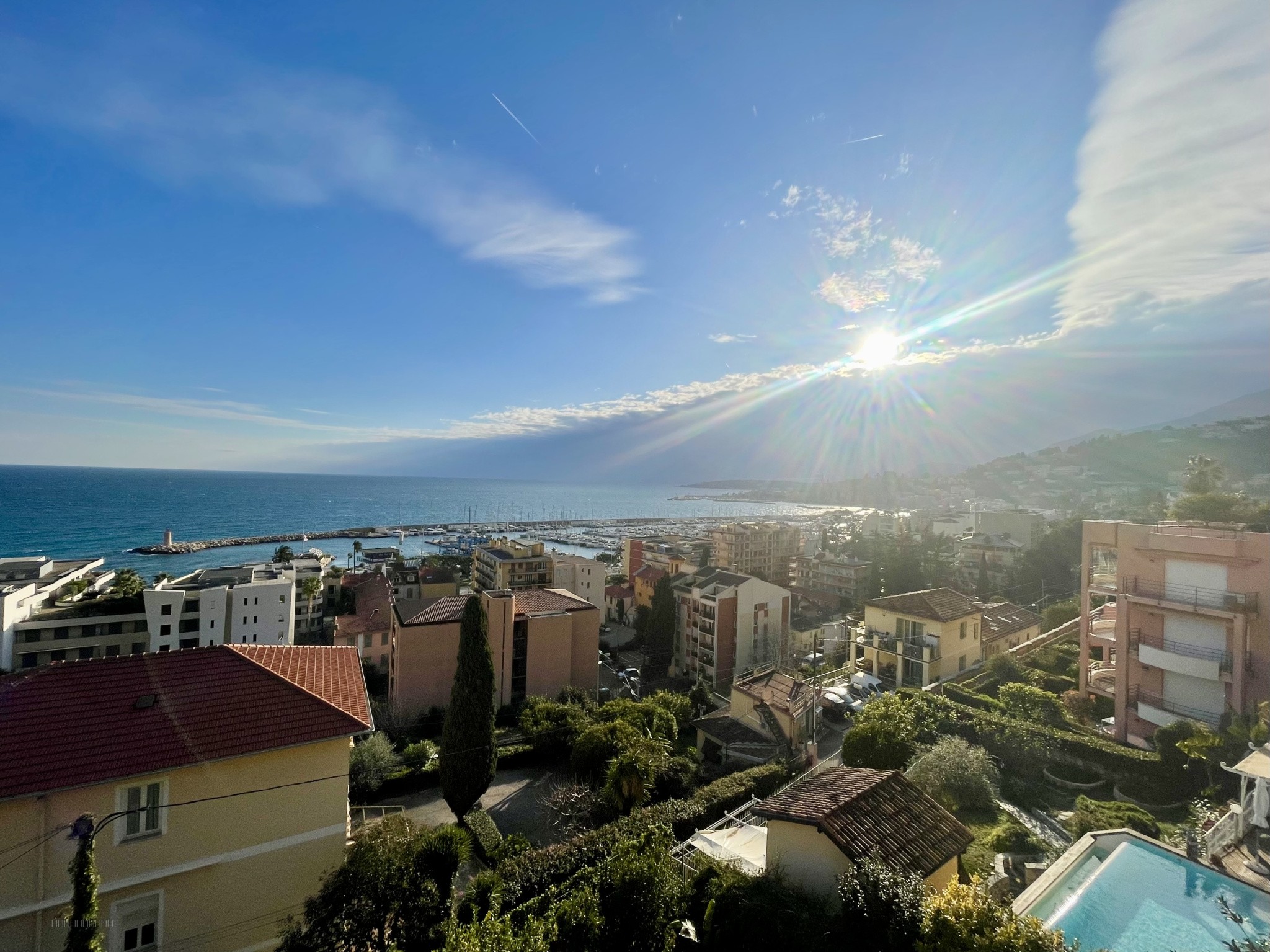 4 PIECES DERNIER ETAGE A MENTON GARAVAN — photo 8