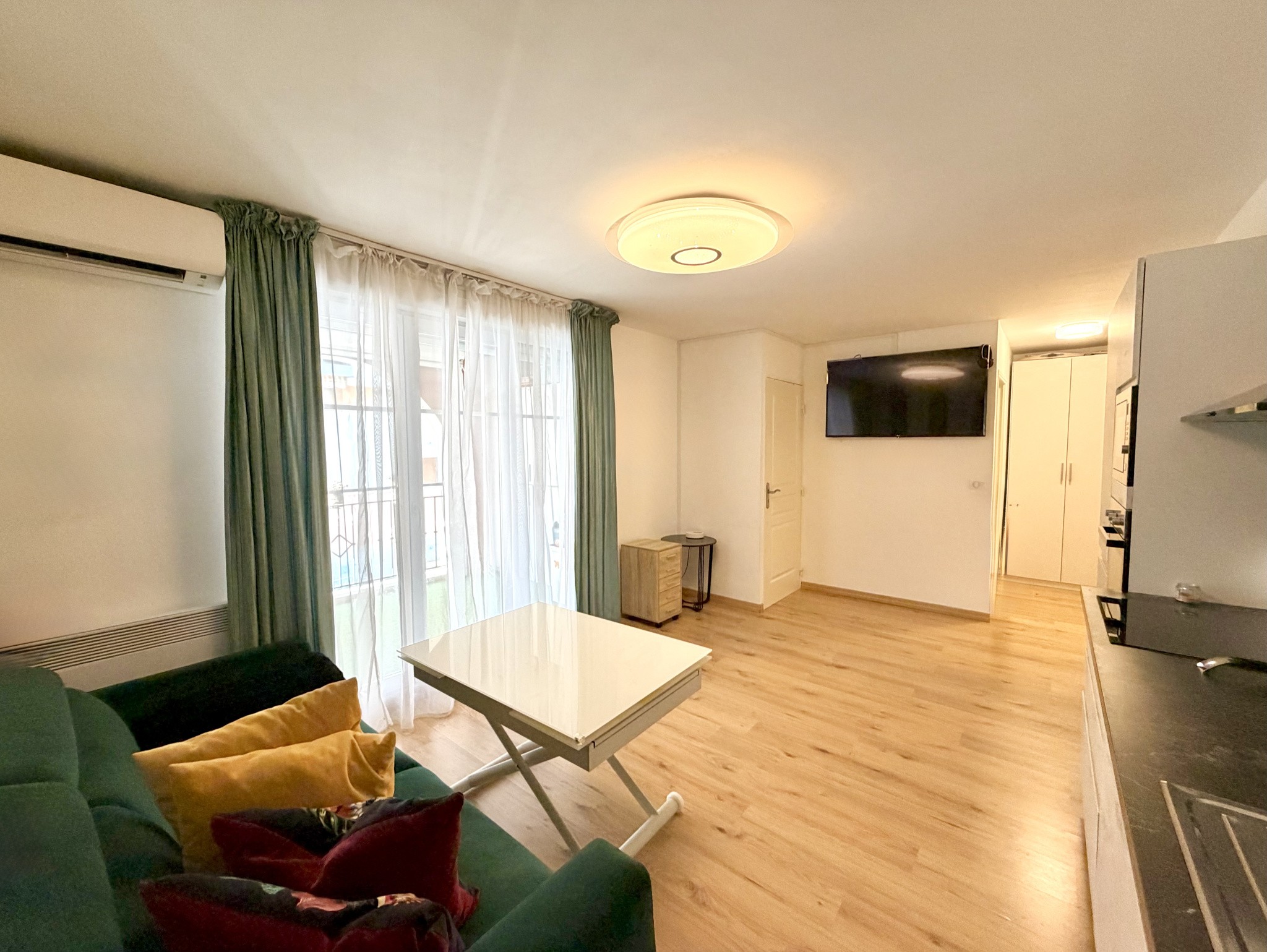 2 PIECE 39 m2 HYPER CENTRE MENTON — photo 2