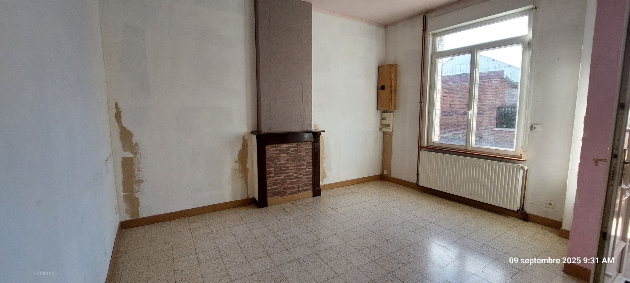 LOCAL DE 185 M2 PLACE SUR UN AXE TRES PASSANT TRES PROCHE CENTRE VILLE — photo 4