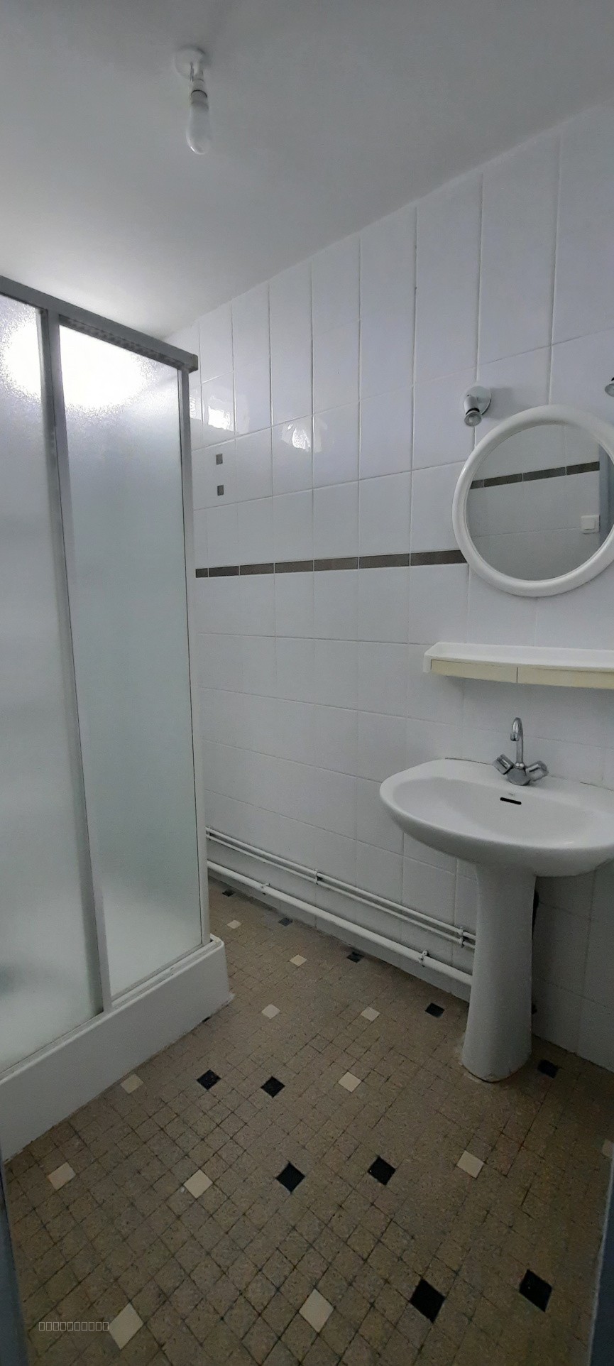 BUREAUX EN PARFAIT ETAT SUR AXE PASSANT — photo 6