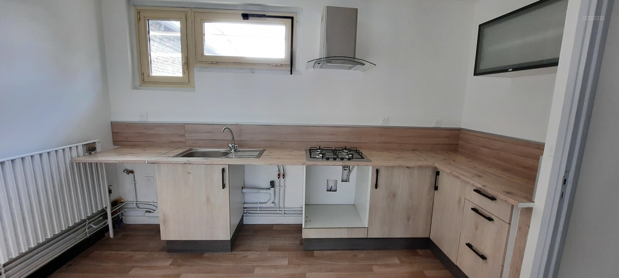 BUREAUX EN PARFAIT ETAT SUR AXE PASSANT — photo 5