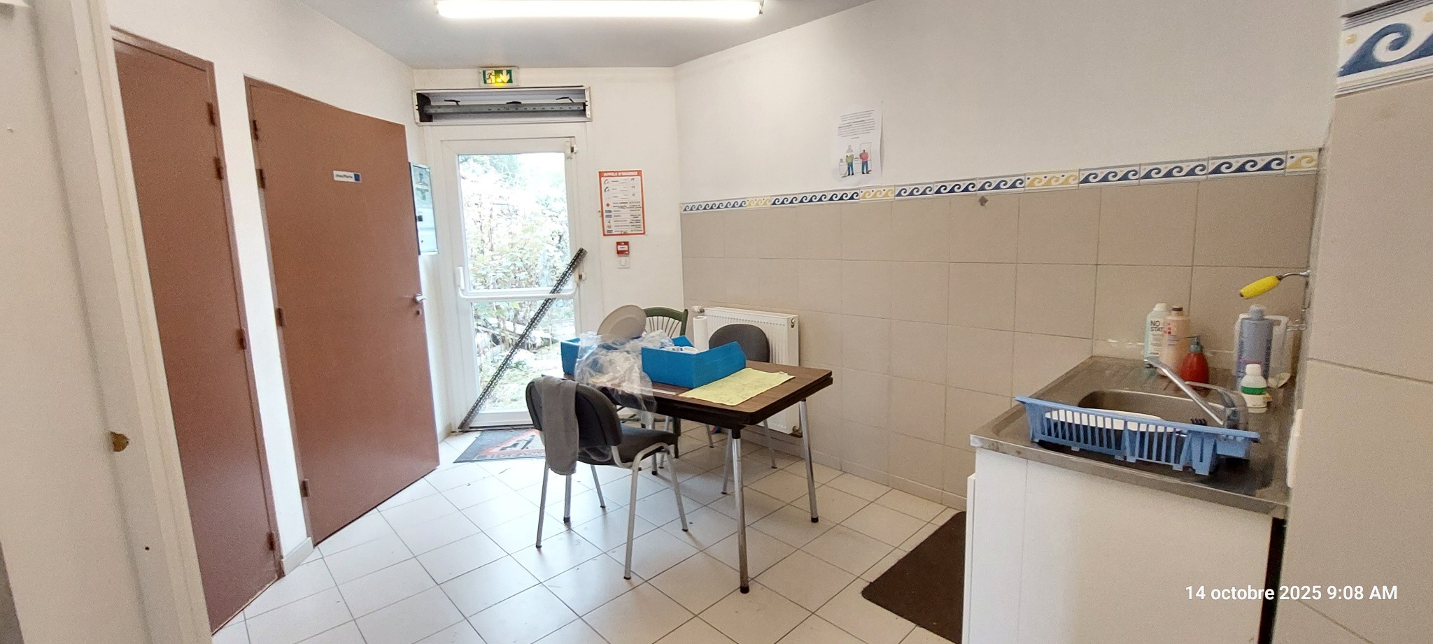BATIMENT DE 410 M2 SITUE SUR UN AXE TRES PASSANT — photo 2