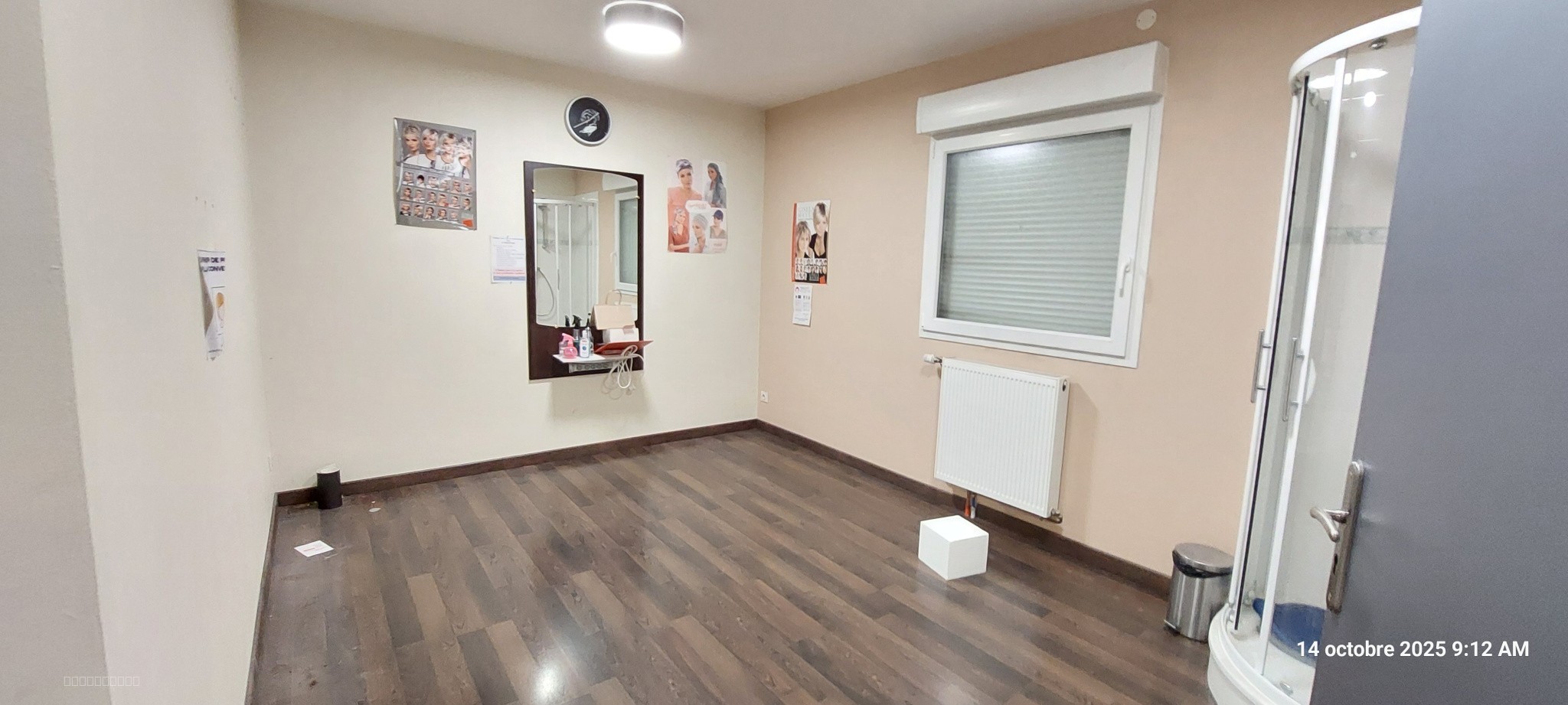 BATIMENT DE 410 M2 SITUE SUR UN AXE TRES PASSANT — photo 4