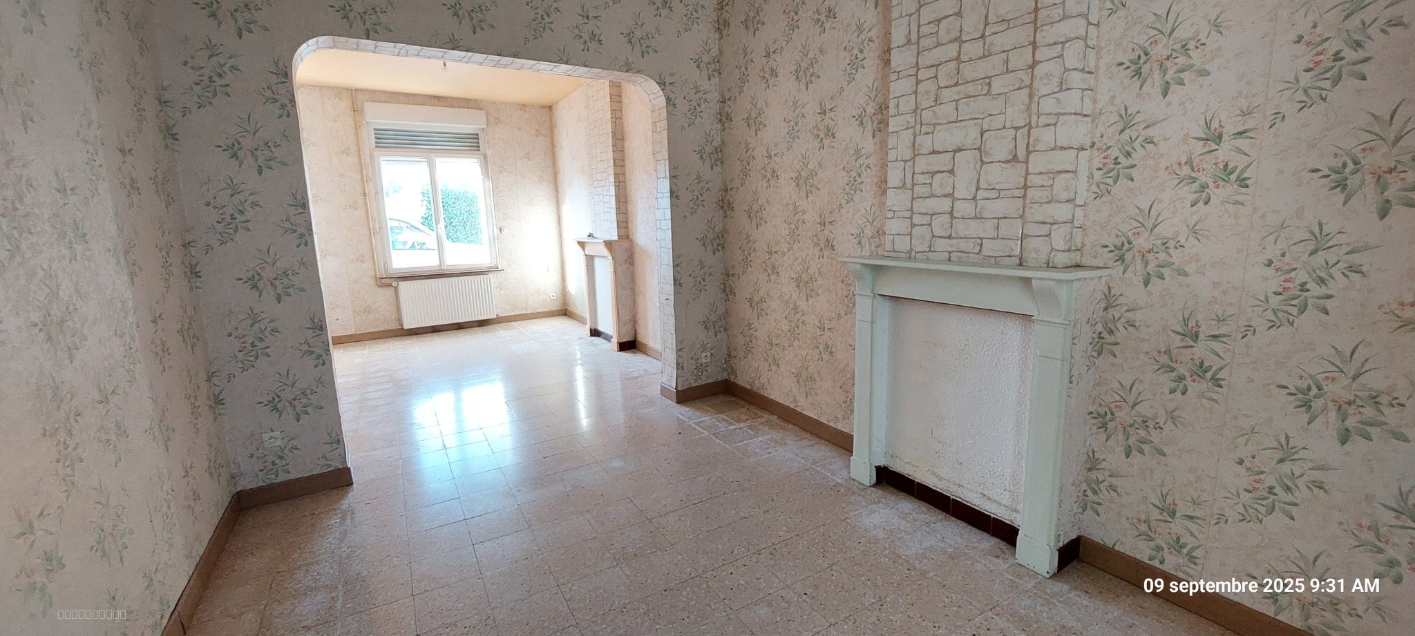 LOCAL DE 185 M2 PLACE SUR UN AXE TRES PASSANT TRES PROCHE CENTRE VILLE — photo 2