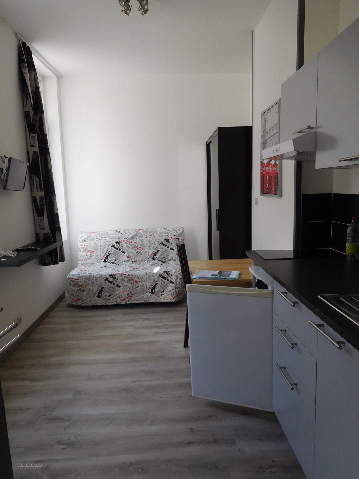 TRES BEAU STUDIO MEUBLE CENTRE VILLE — photo 2