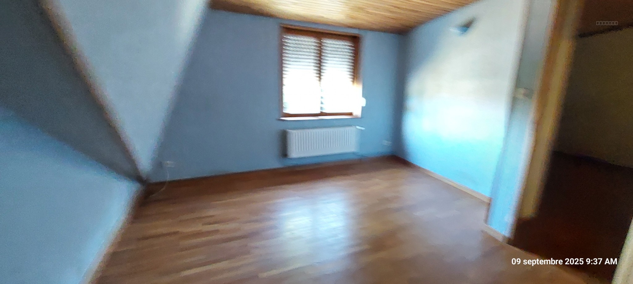 LOCAL DE 185 M2 PLACE SUR UN AXE TRES PASSANT TRES PROCHE CENTRE VILLE — photo 7