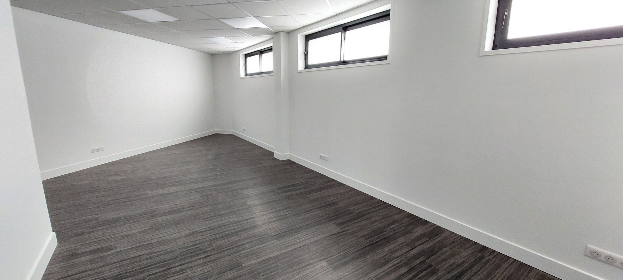 BUREAUX DE 54 M2 HYPER CENTRE — photo 2