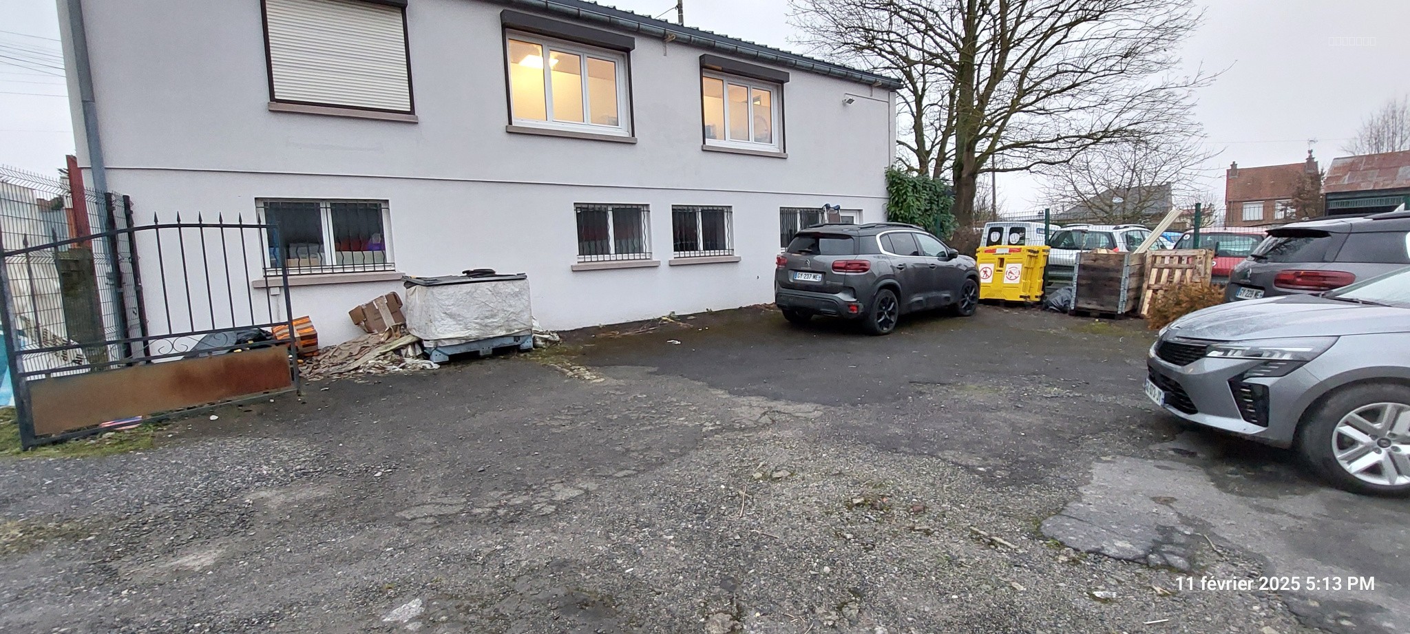 SURFACE DE BUREAUX AVEC PARKING — photo 1
