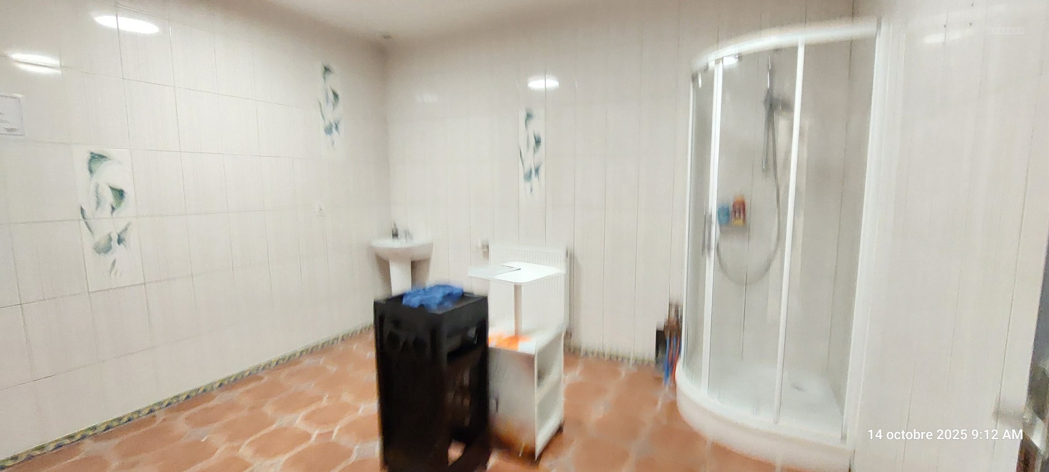 BATIMENT DE 410 M2 SITUE SUR UN AXE TRES PASSANT — photo 5