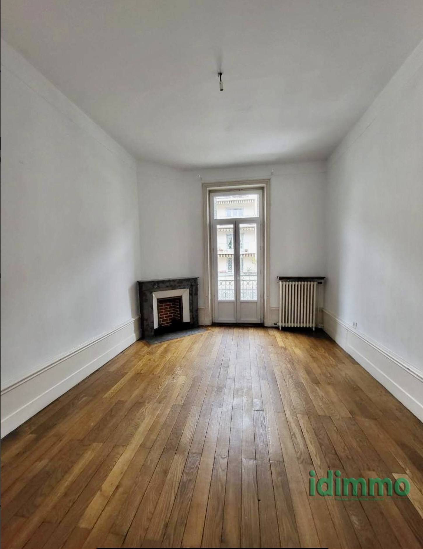 Magnifique appartement  au deuxième étage avec un locataire en place, pour investisseur en plein centre ville — photo 10