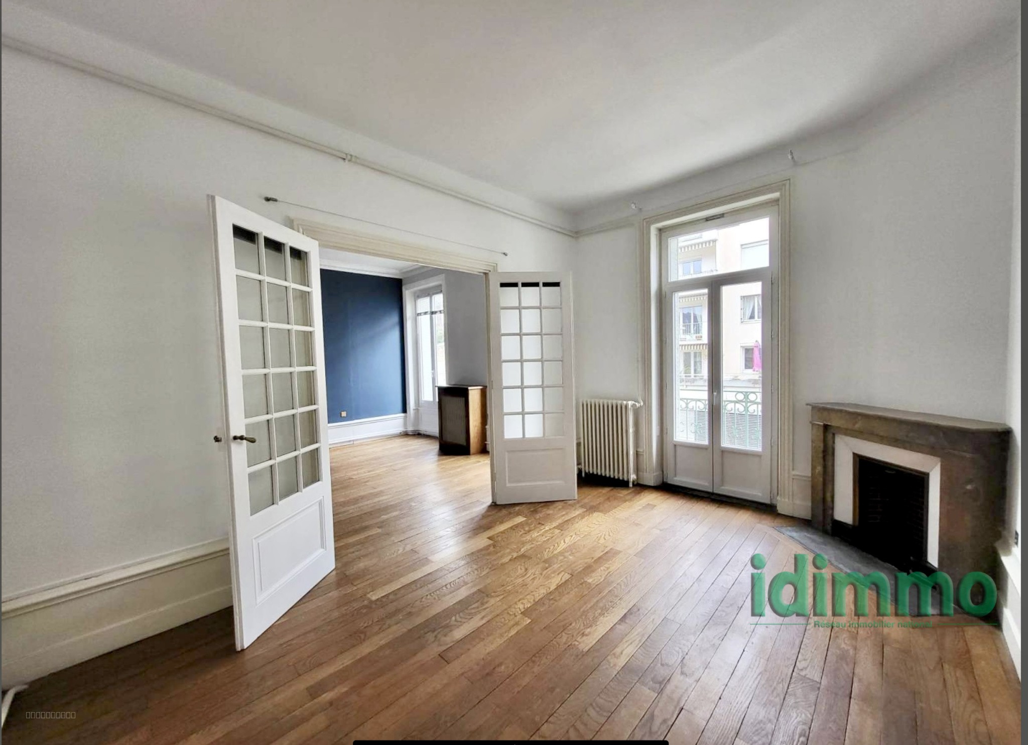 Magnifique appartement  au deuxième étage avec un locataire en place, pour investisseur en plein centre ville — photo 2