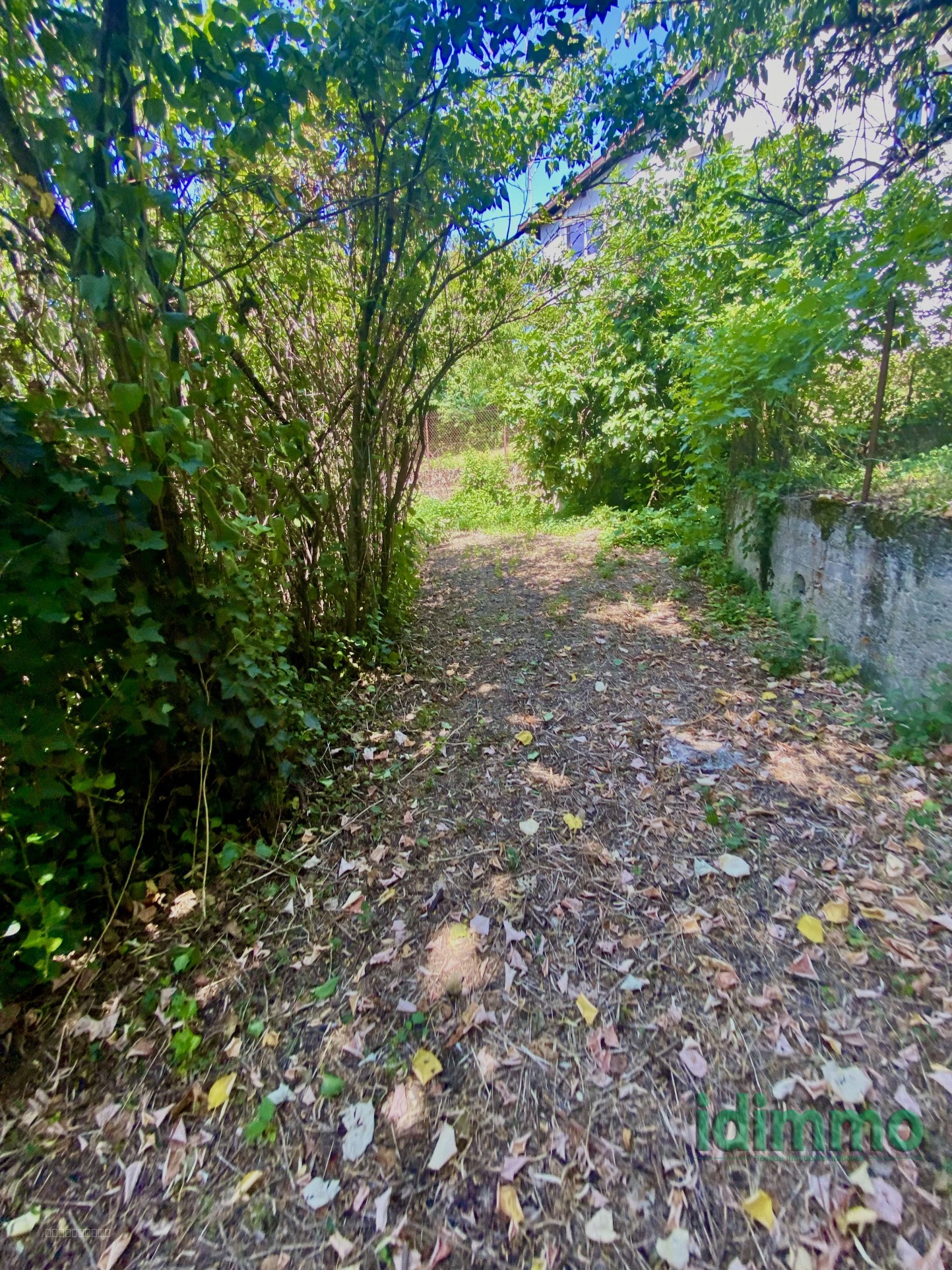 Maison, de caractère en pierre, avec ascenseur et un terrain arboré, proche des commodités à Annonay. — photo 12