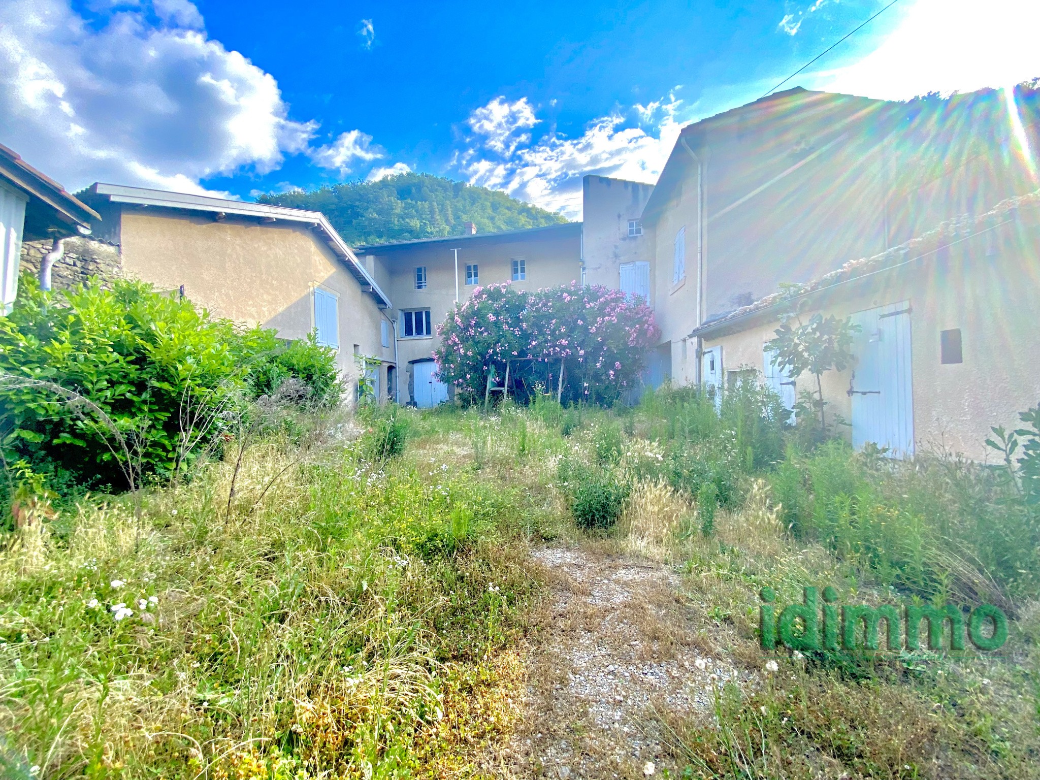 Exceptionnel corps de ferme authentique avec potentiel proche de Sarras dans la vallée du Rhône .... — photo 1