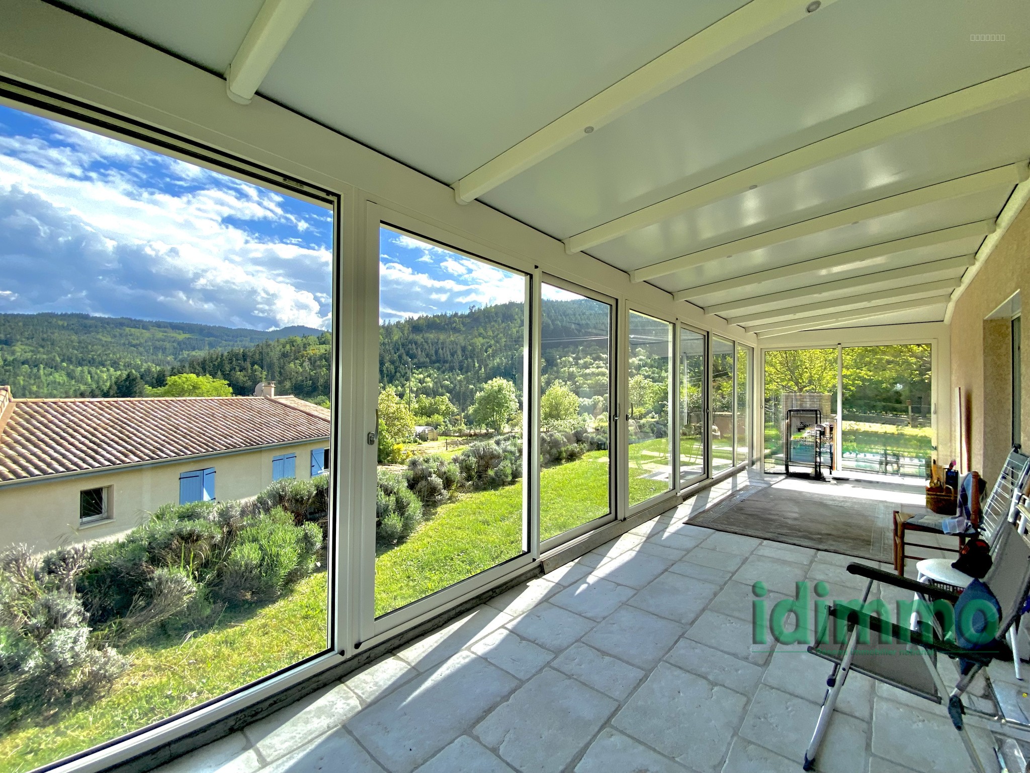 Maison de plain-pied conçue pour personne à mobilité réduite avec véranda d'exception sur un terrain de 1700 m — photo 5