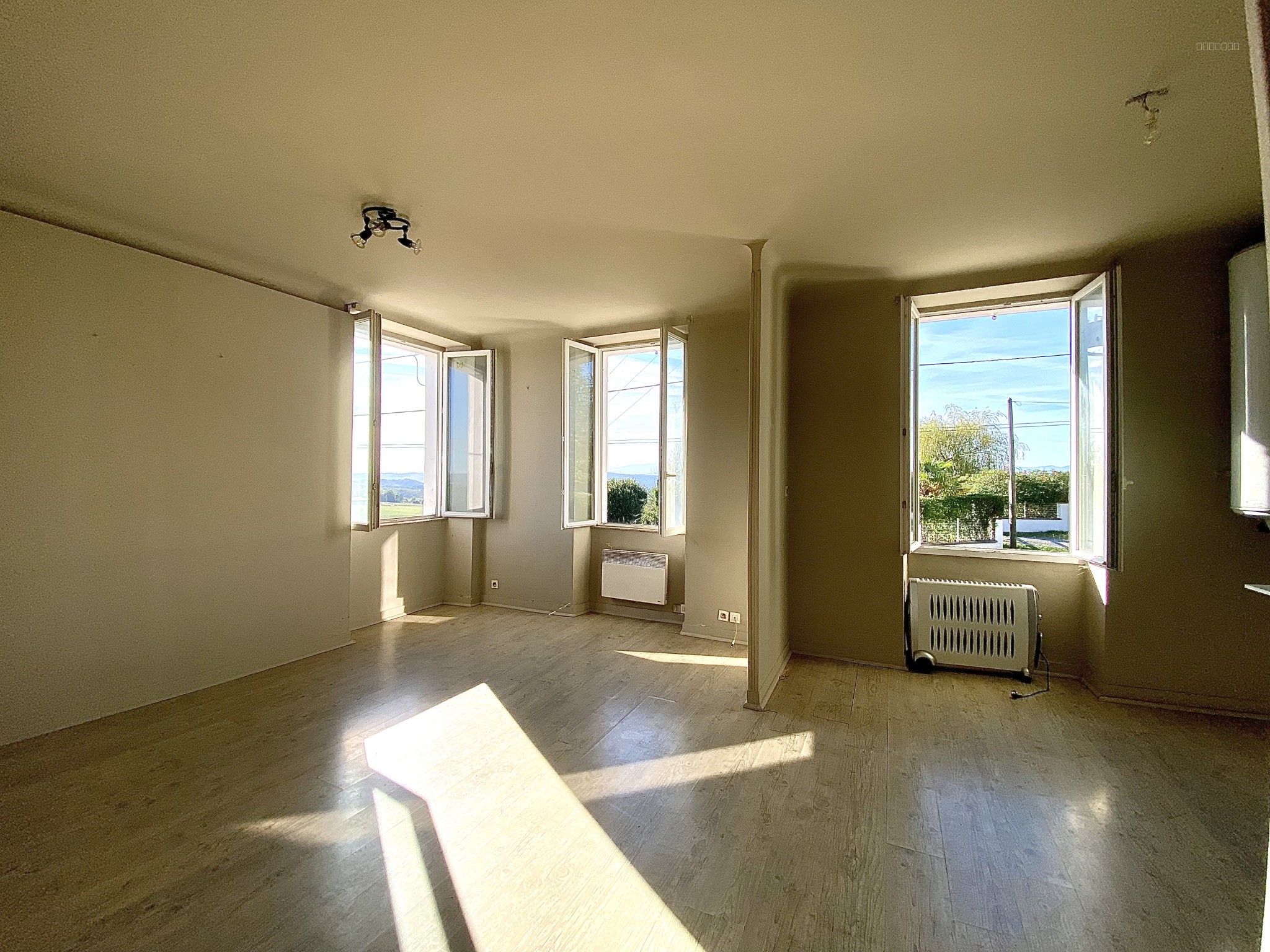 Maison mitoyenne composée de 2 appartements à Bardos — photo 11