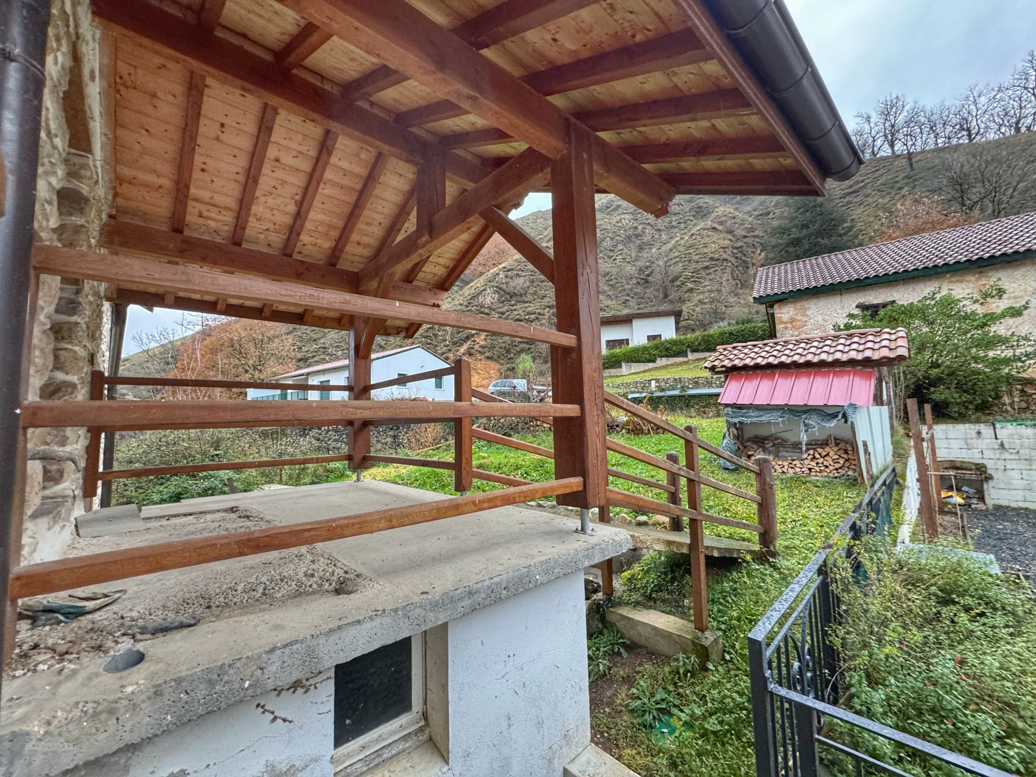 Maison mitoyenne en pierres — photo 18