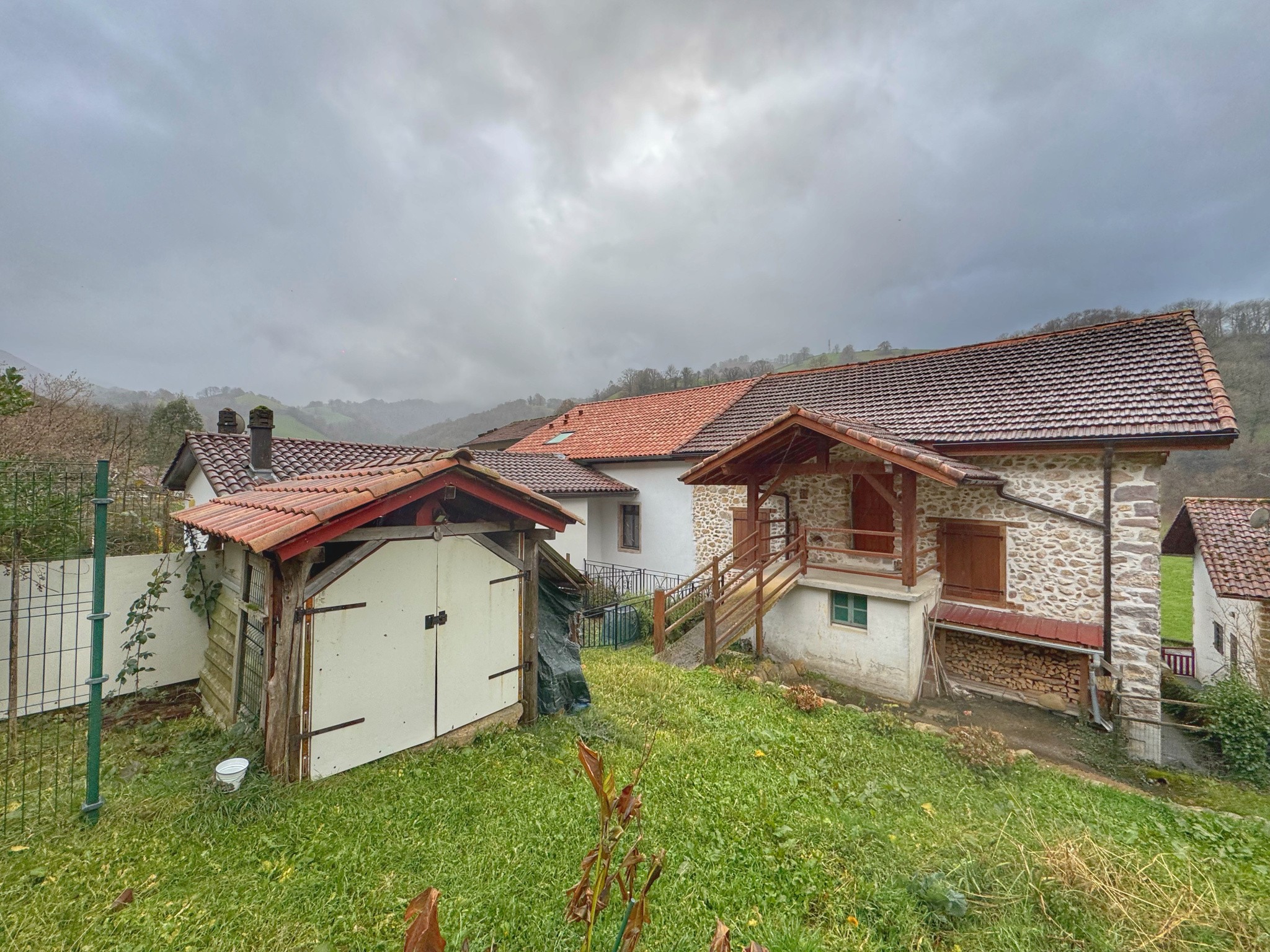 Maison mitoyenne en pierres — photo 19
