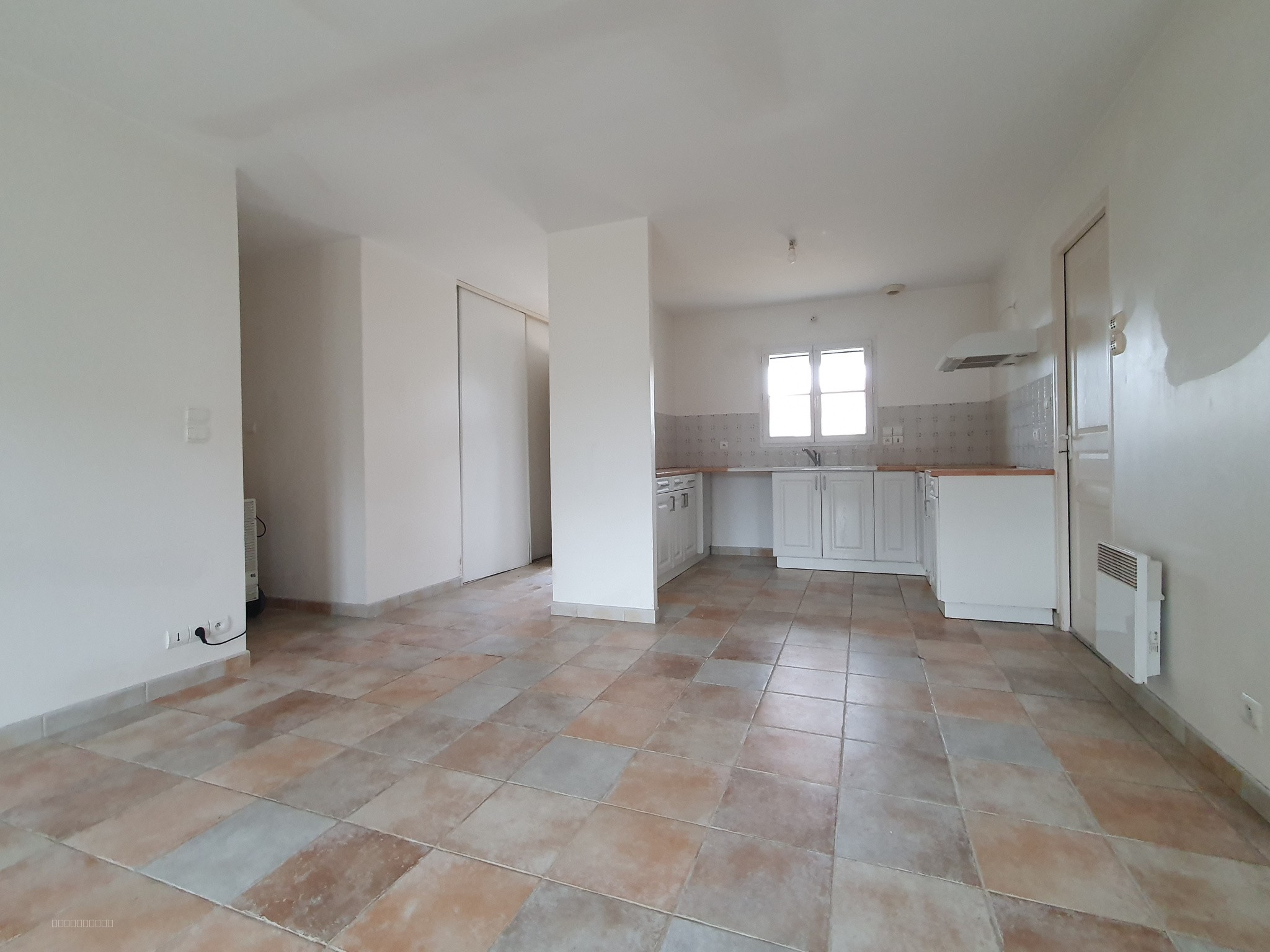 AGREABLE MAISON DANS QUARTIER CALME — photo 2
