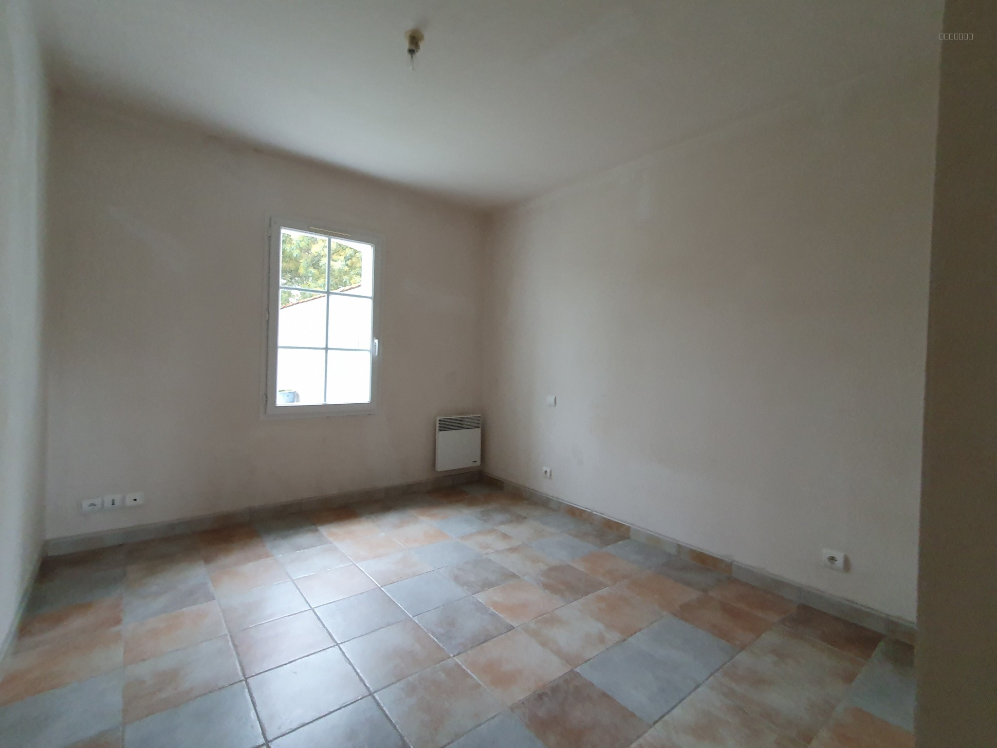 AGREABLE MAISON DANS QUARTIER CALME — photo 7