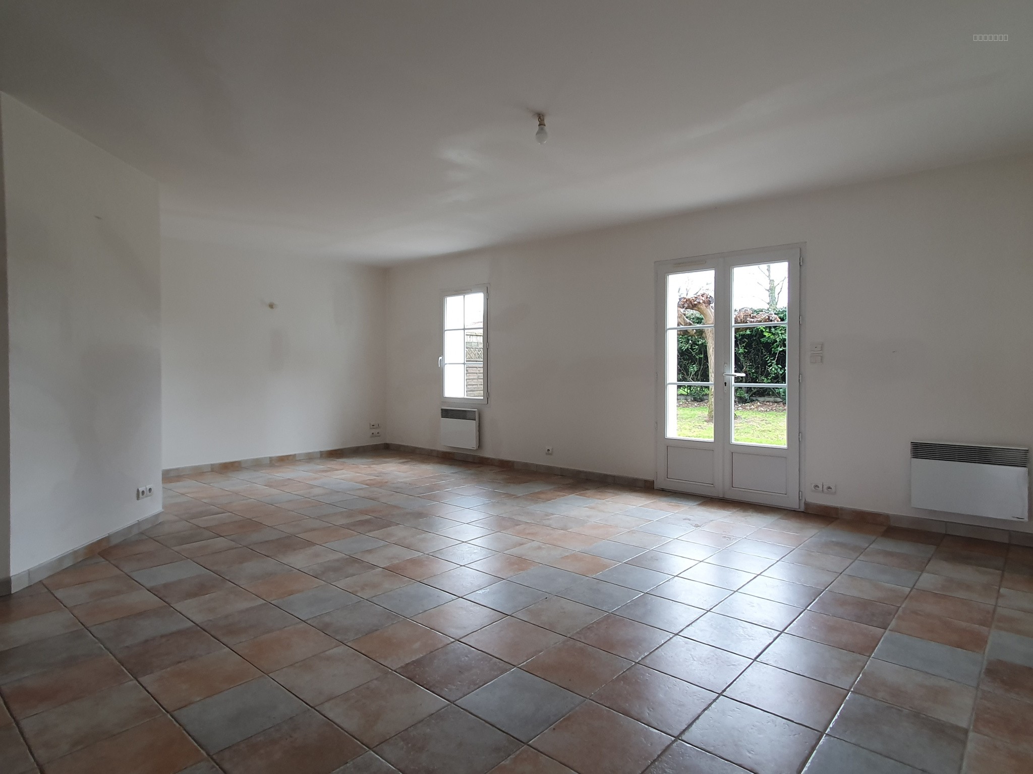 AGREABLE MAISON DANS QUARTIER CALME — photo 3