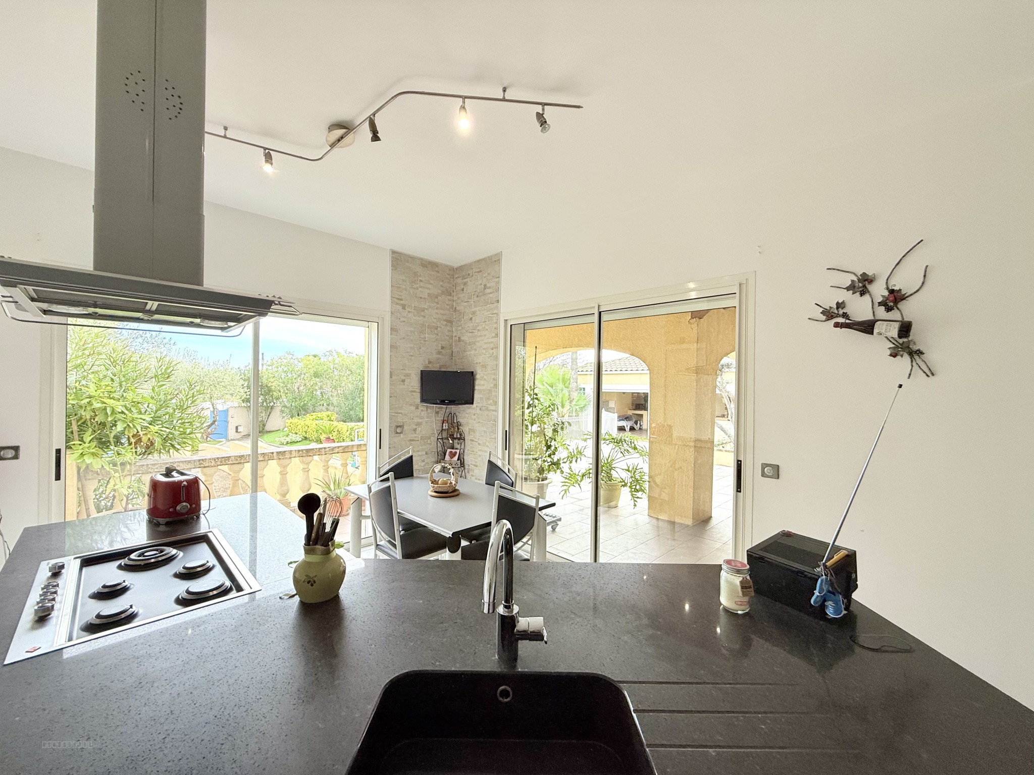 PIGNAN maison T6 avec piscine et sous sol — photo 4