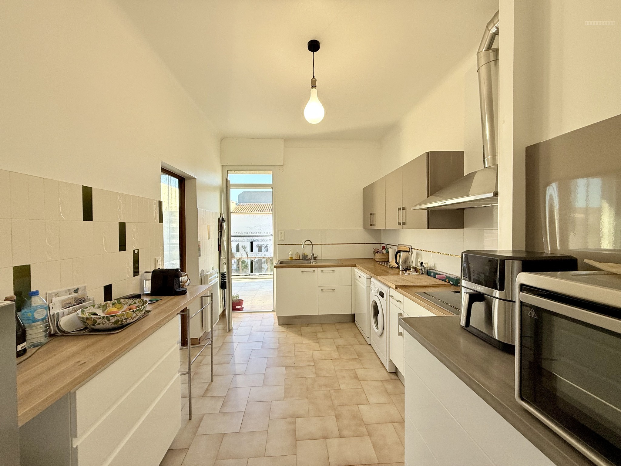 CARNON MAISON T 6 avec terrasses, garage et local commercial — photo 3