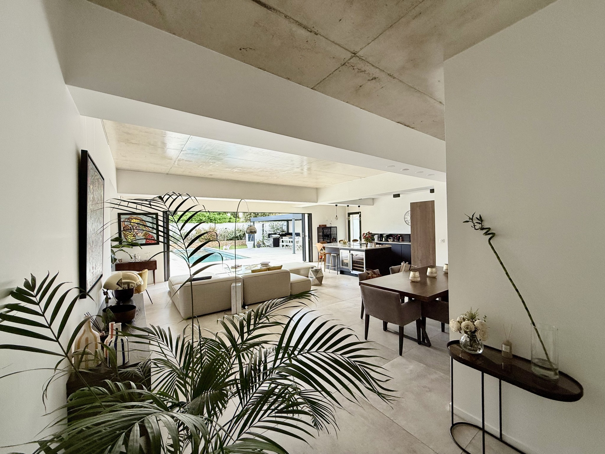 PEROLS maison contemporaine avec piscine — photo 4