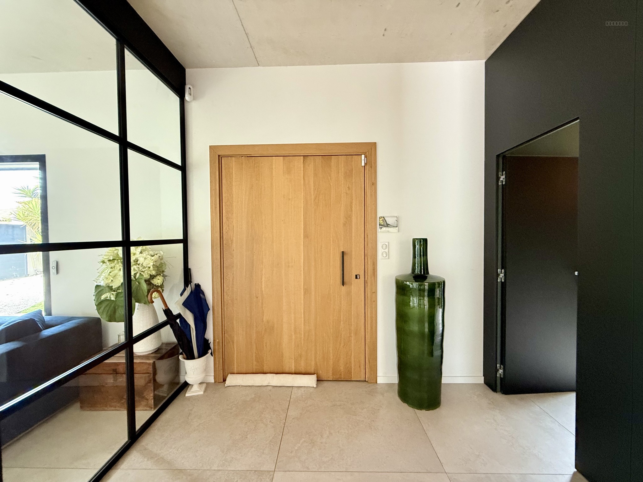 PEROLS maison contemporaine avec piscine — photo 9