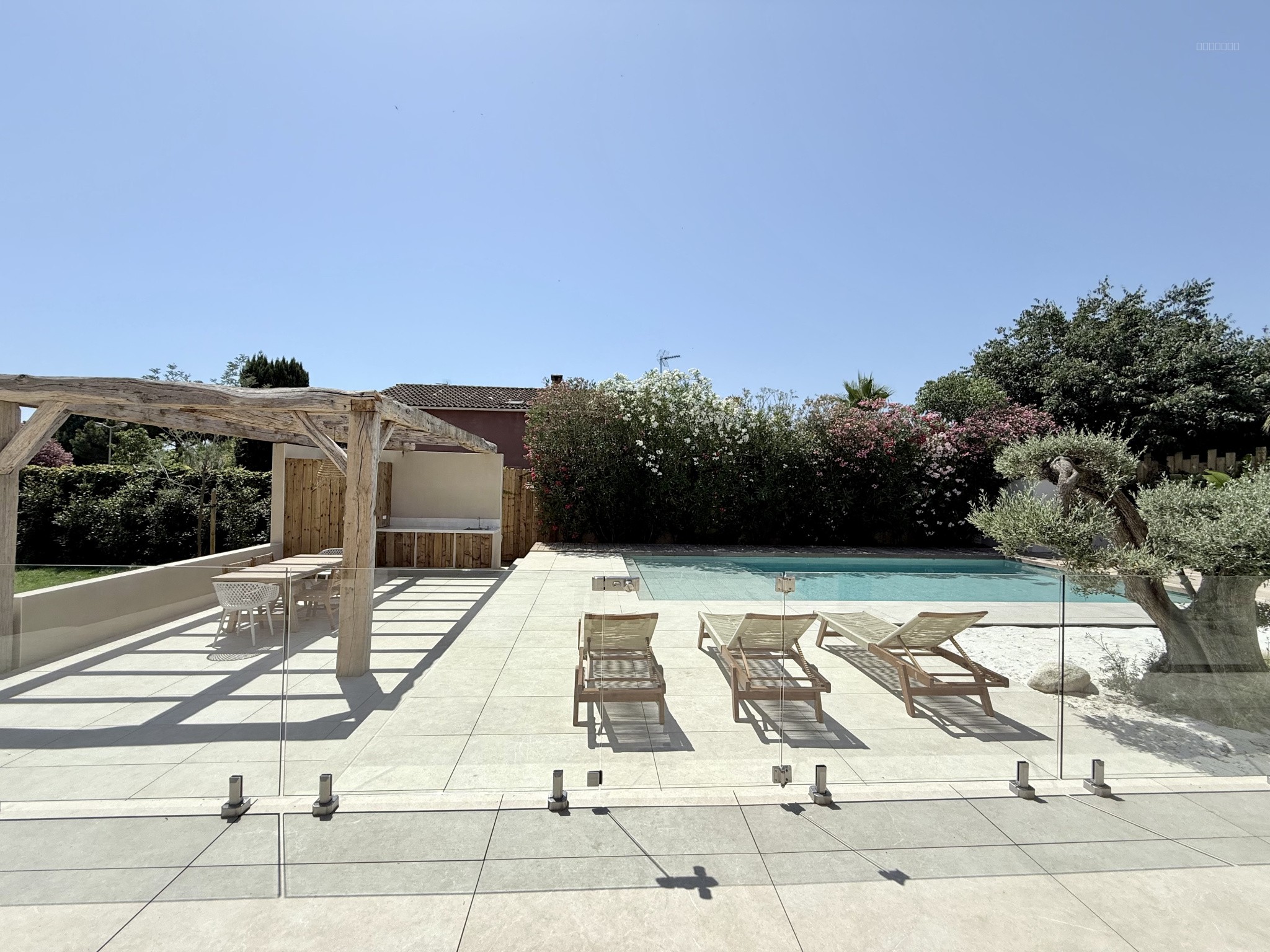 PEROLS maison T6 avec piscine au sel et garage — photo 3