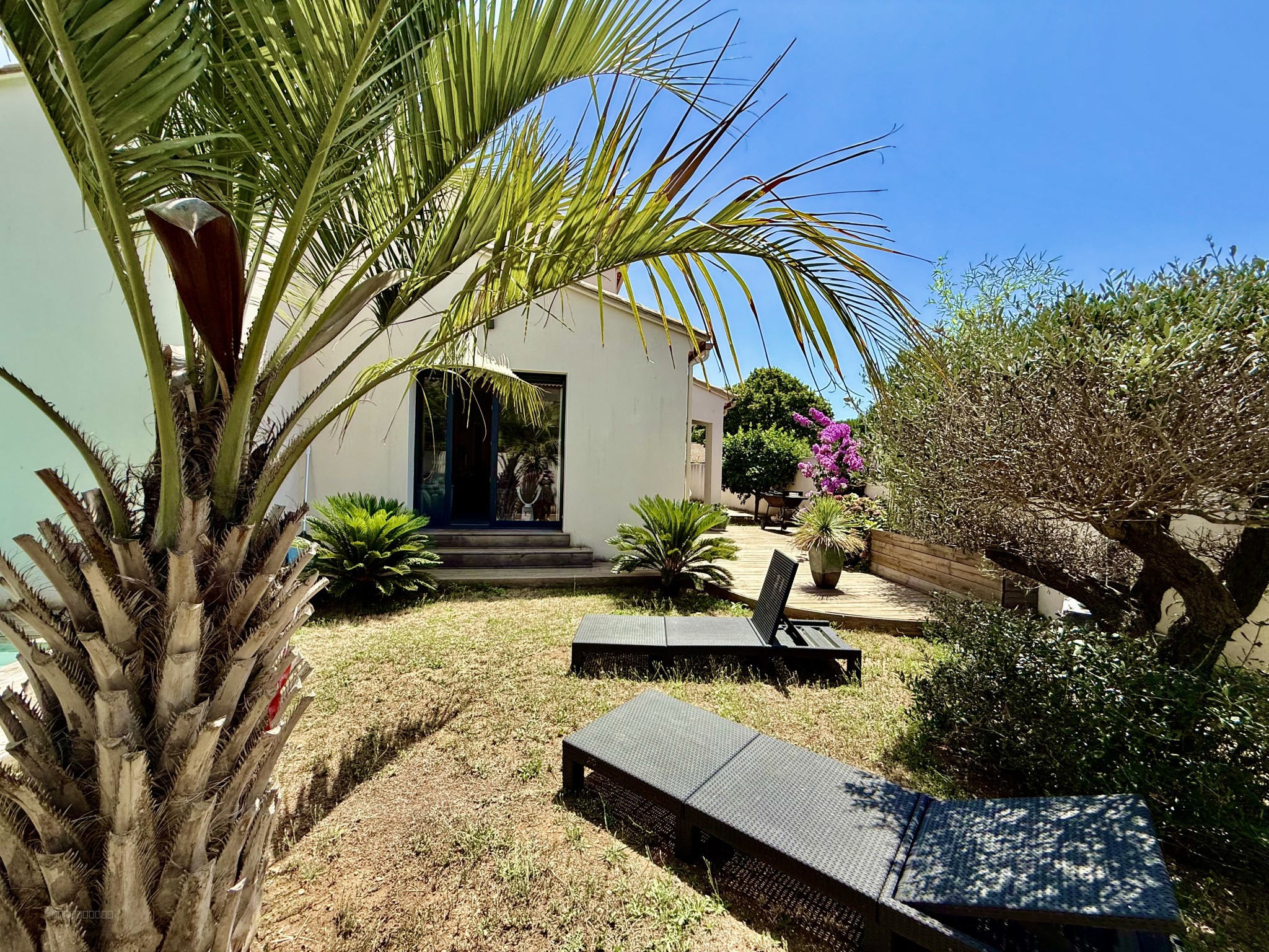 PEROLS maison T5 avec piscine — photo 8