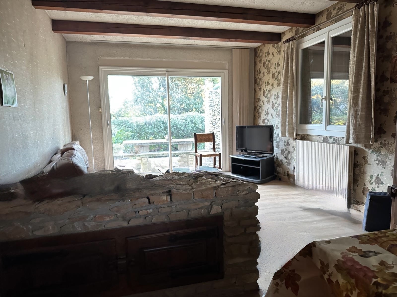 CARNON MAISON T 6 avec terrasses, garage et local commercial — photo 2